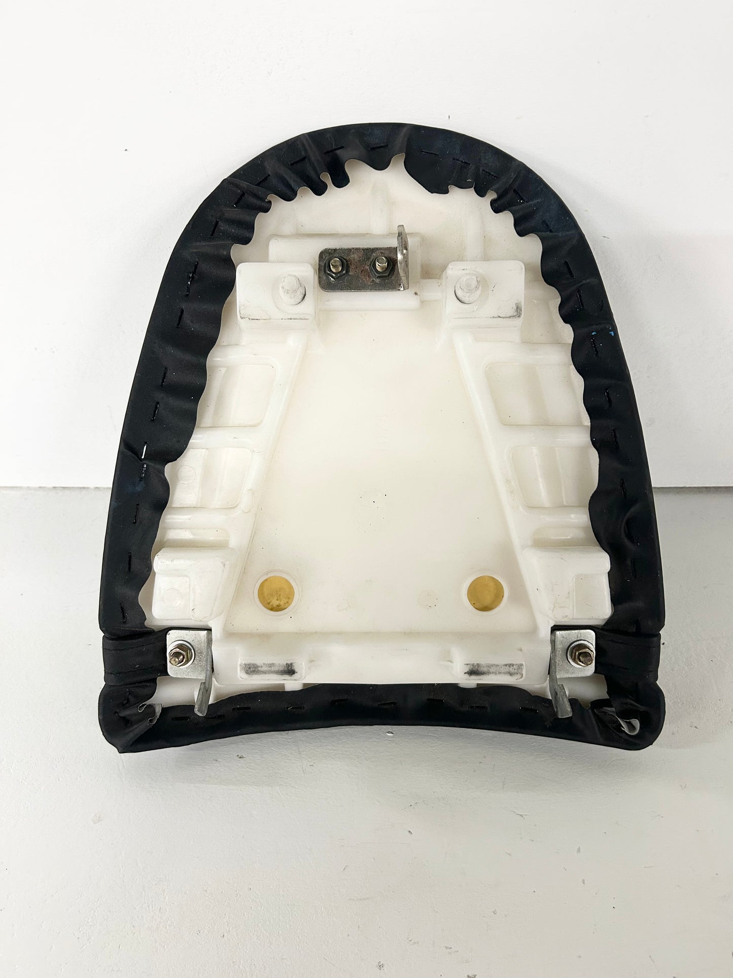 2003 2004 Kawasaki ninja zx6r 636 rear back passenger seat (GM ID# 001300 )