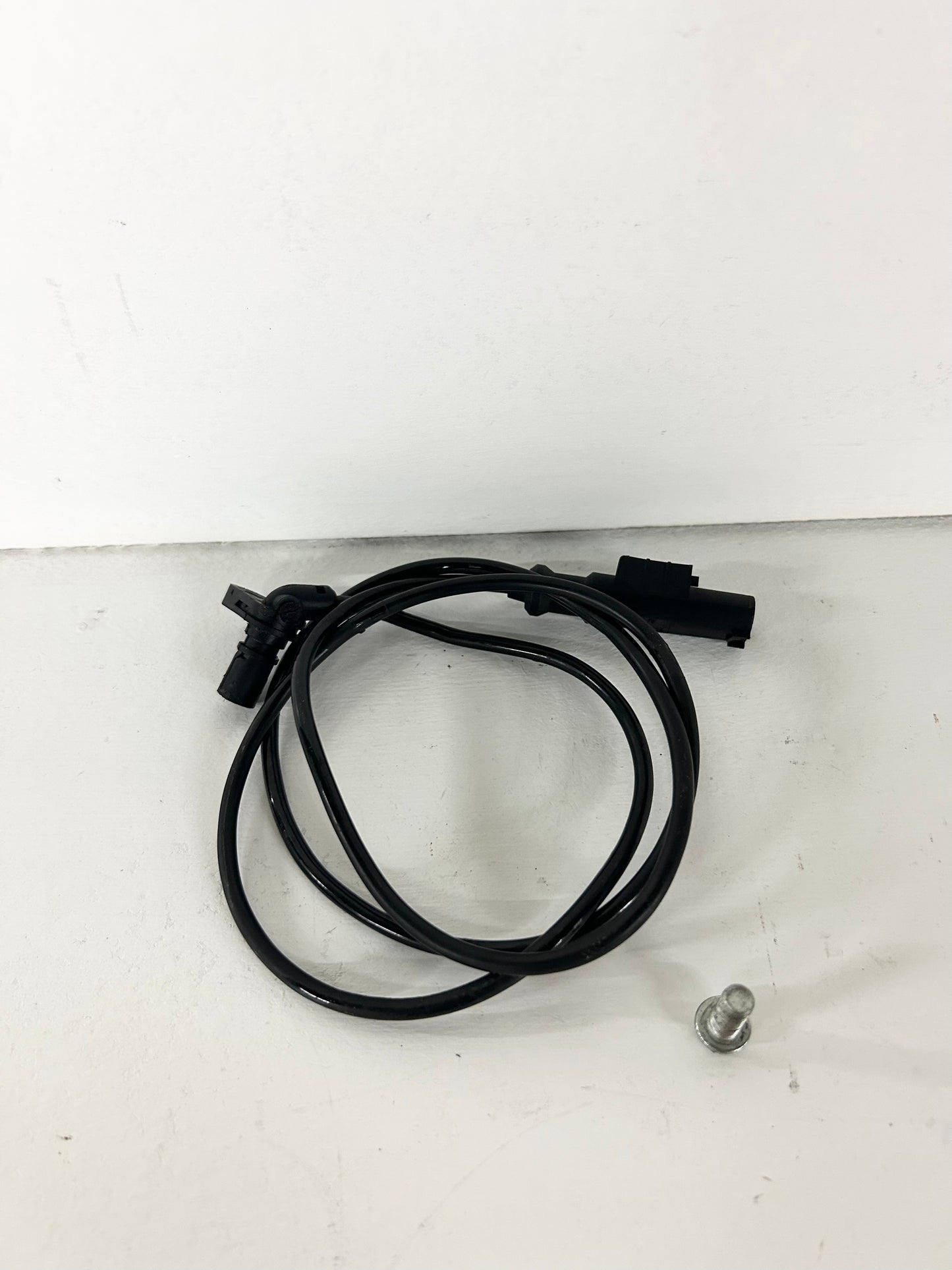 2020 2021 2022 KTM Duke 390 front ABS anti-lock brake wheel sensor wire ( 001137 )