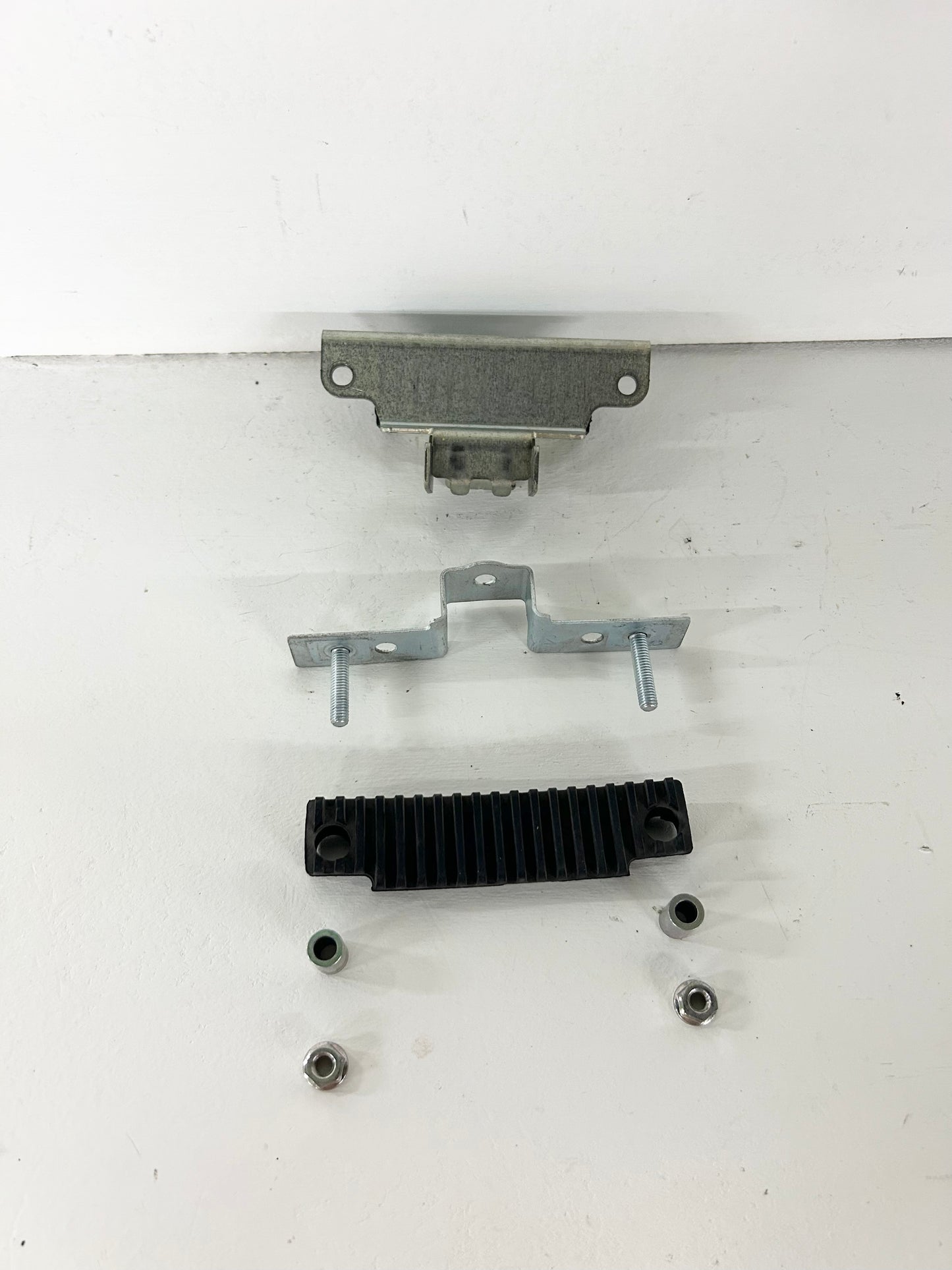 2009 2010 2011 2012 2013 2014 2015 2016 Yamaha FZ6R gas tank fitting bracket (GM ID# 001326 )