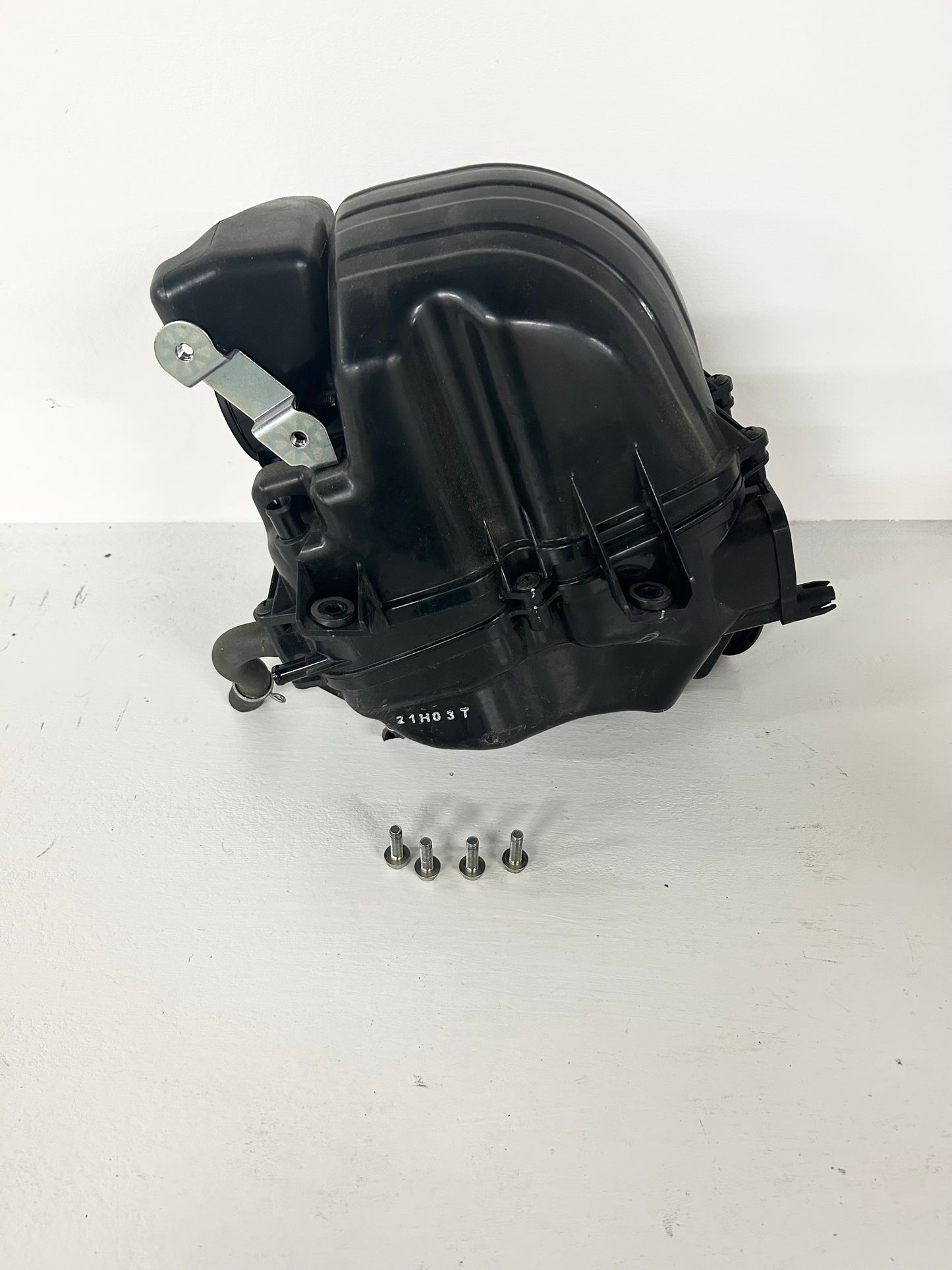 2015 2016 2017 2018 2019 2020 2021 2022 Honda CBR300R CBR 300 R AirBox Air Box (GM ID# 001652 )