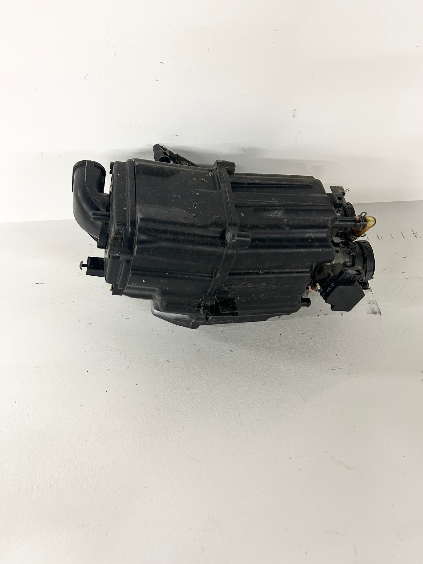 2013 2014 2015 Honda CBR500R throttle body + air box airbox ( GM ID# 001601 )