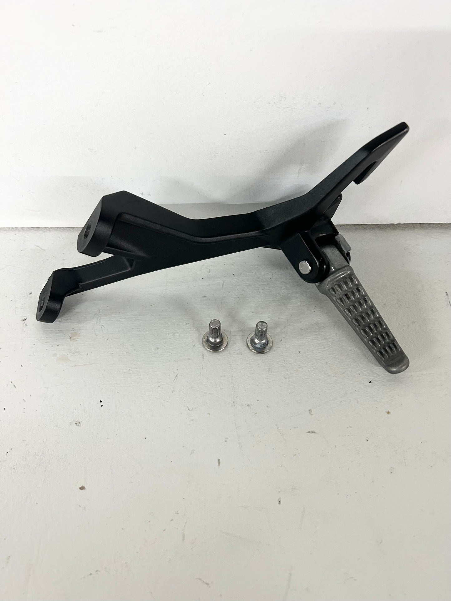 2018 2019 2020 2021 2022 Kawasaki Ninja 400 Z400 left rear back passenger peg (GM ID# 001458 )