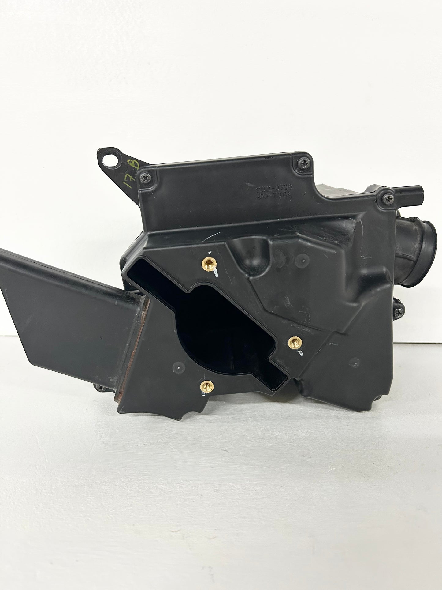 2013 2014 2015 2016 2017 Kawasaki ninja 300 air box 11038-0035 ( 001053 )
