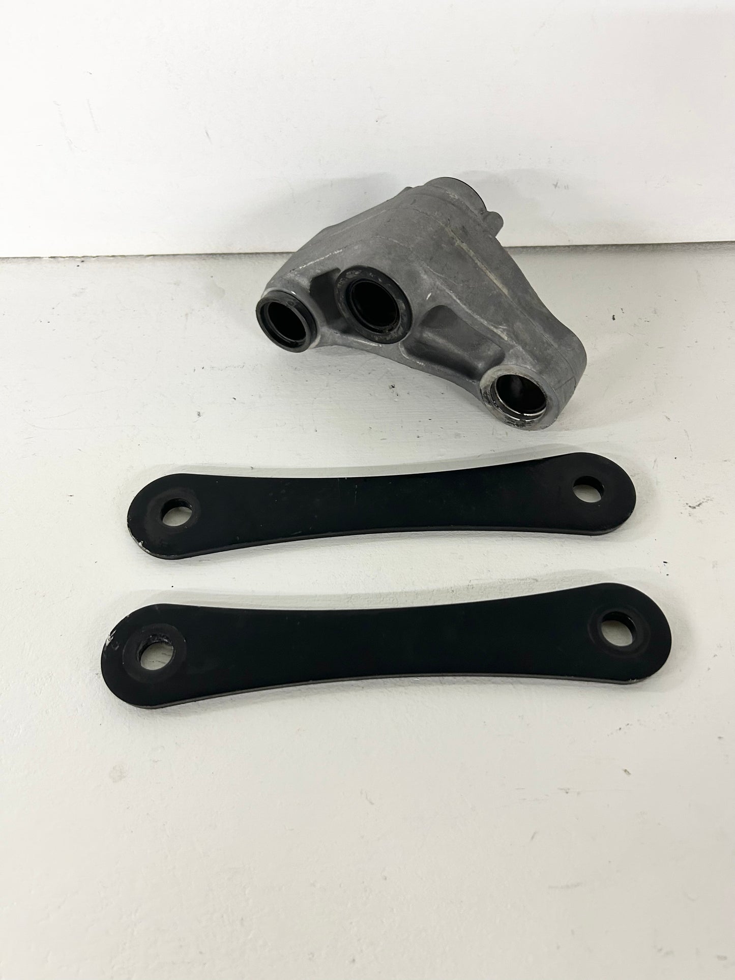 2013 2014 2015 2016 2017 Kawasaki Ninja 300 swing arm swingarm linkage (GM ID# 001377 )