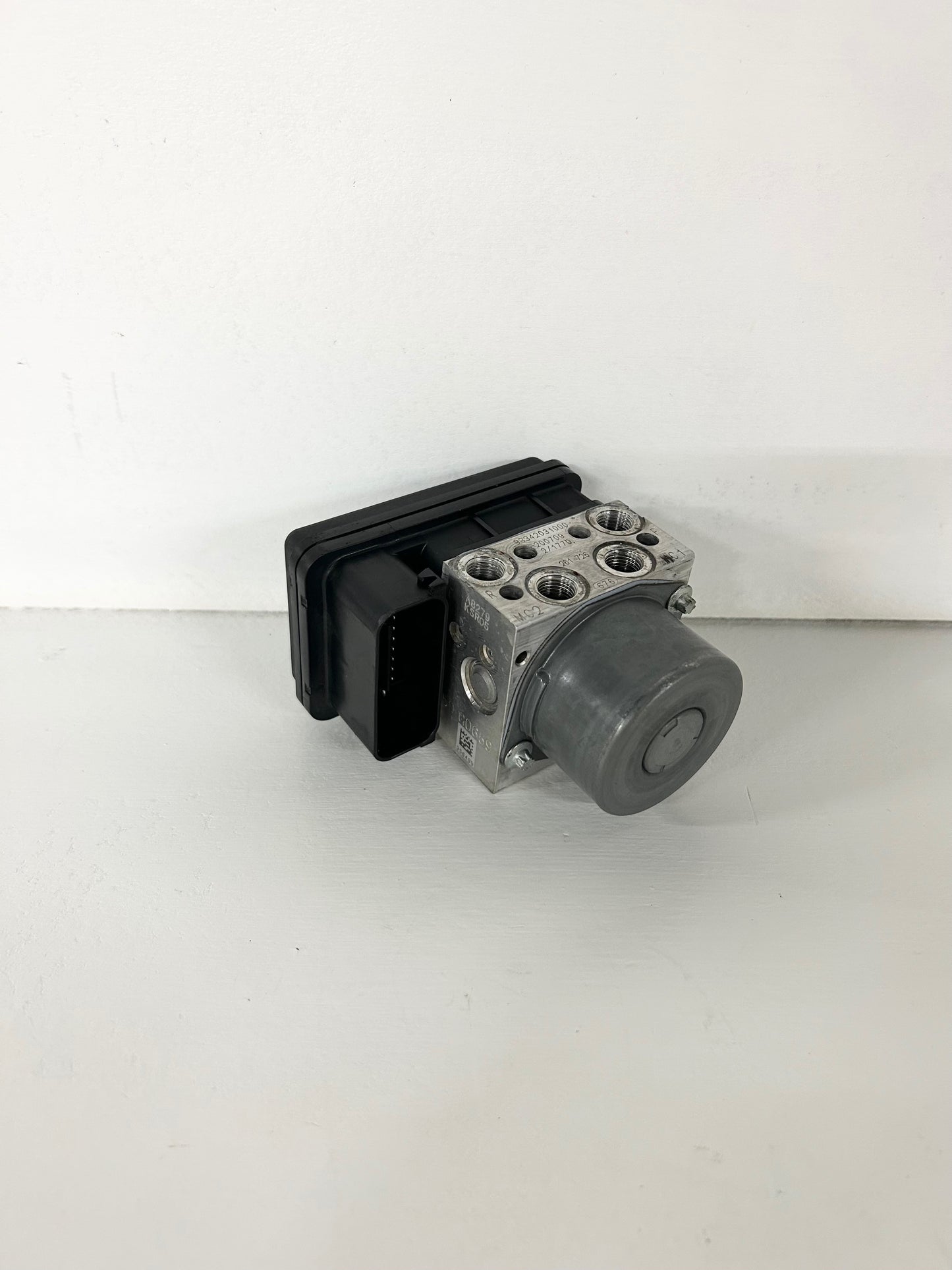 2017 2018 2019 2020 2021 2022 KTM Duke 390 ABS module 93342031044 ( 001094 )