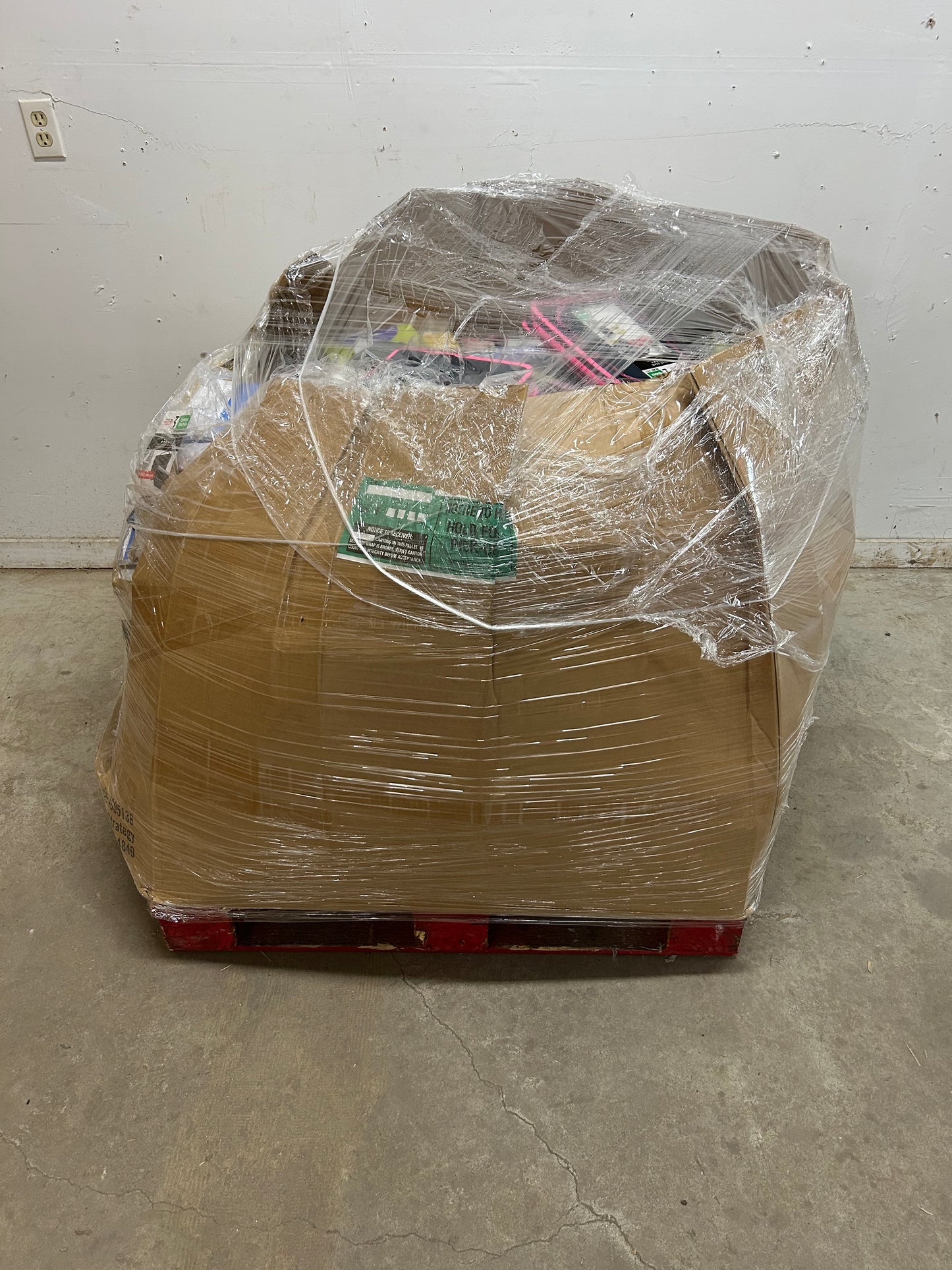 AS-IS Target overstock Pallet ( 001034 ) ( BB )