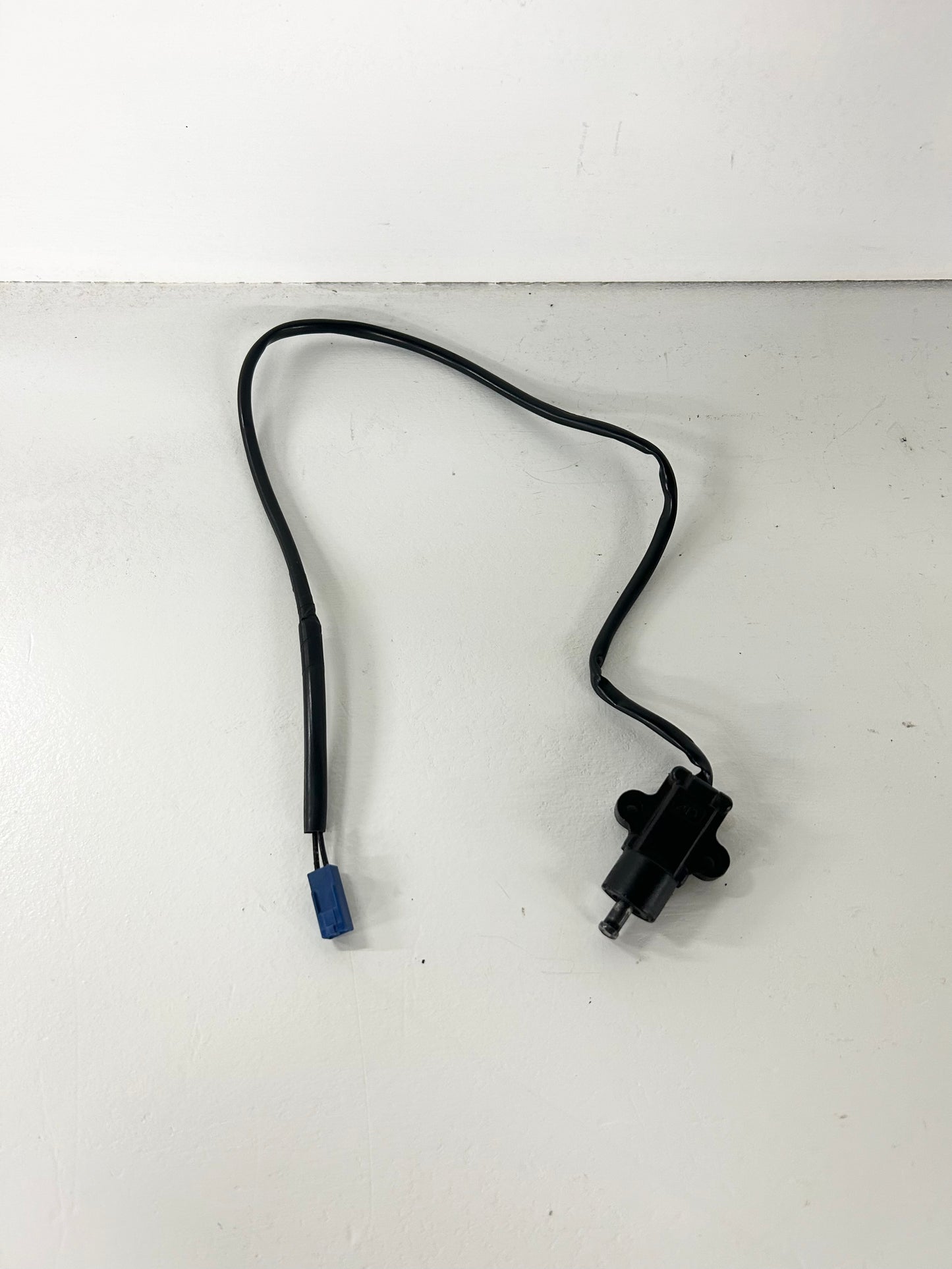 2009 2010 2011 2012 2013 2014 2015 2016 Yamaha FZ6R kickstand side kick stand sensor wire (GM ID# 001334 )