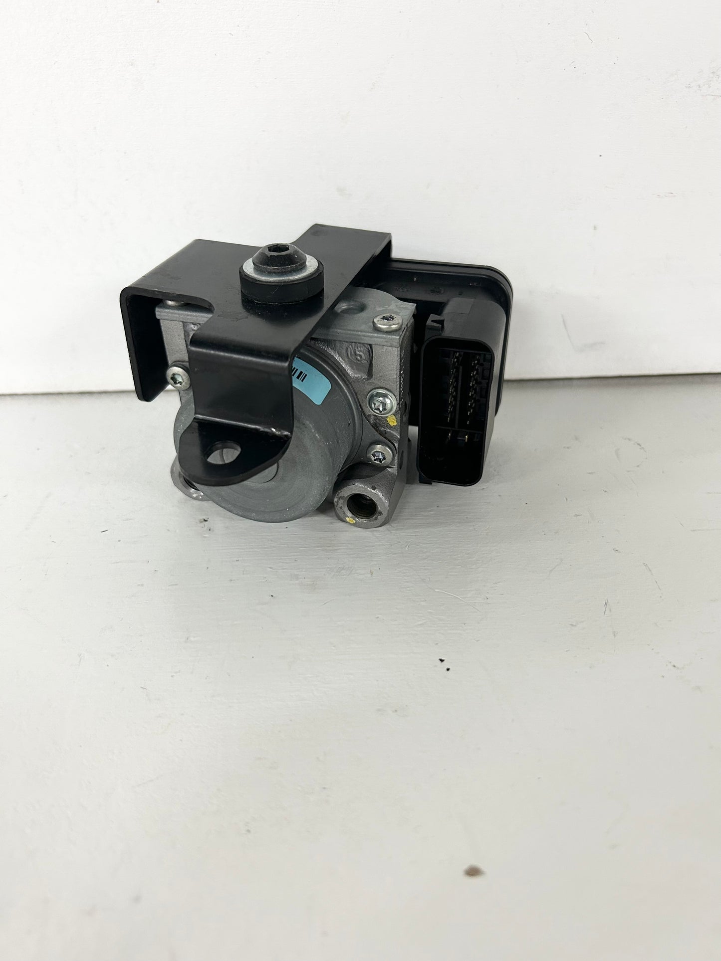 2013 2014 2015 2016 2017 Kawasaki Ninja 300 ABS brake module (GM ID# 001504 )