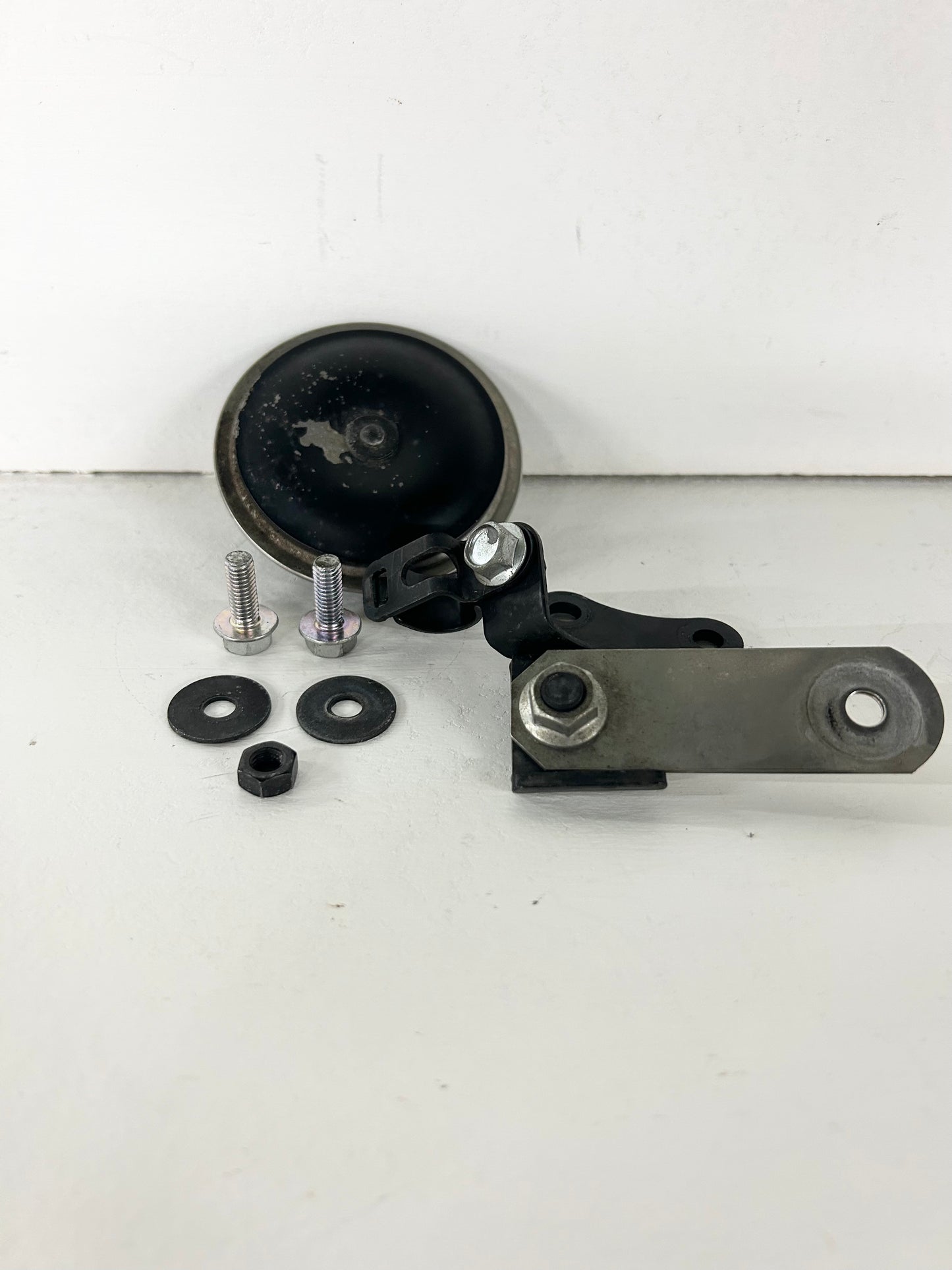 2010 2011 2012 Yamaha FZ6R horn (GM ID# 001315 )