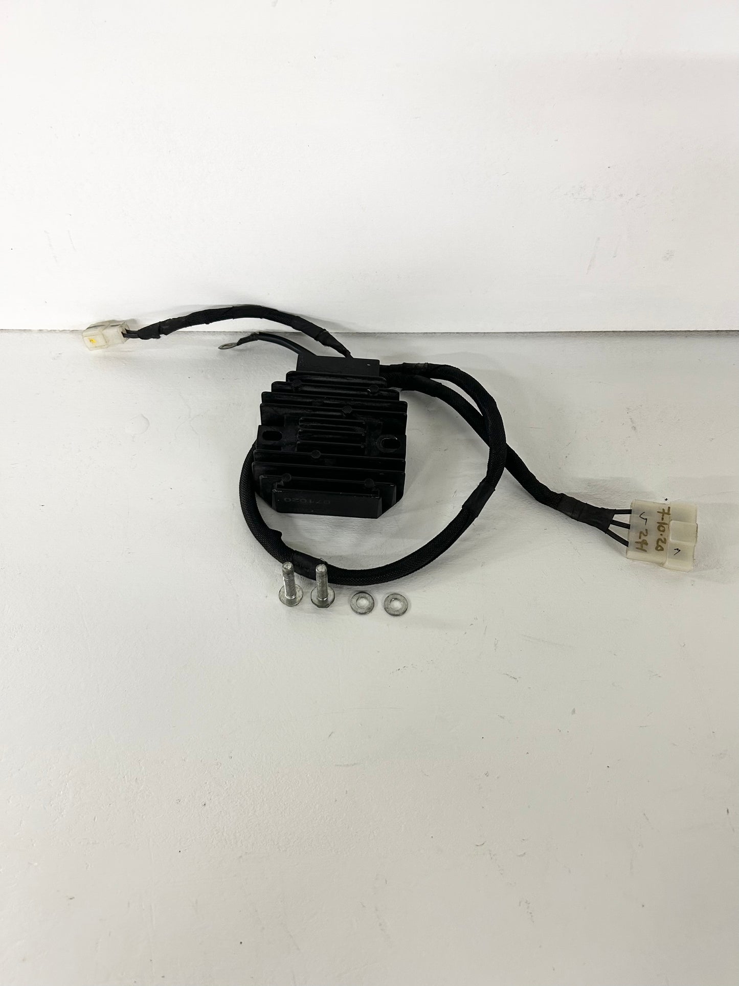 2018 2019 2020 KTM Duke 390 rectifier voltage regulator ( 001149 )