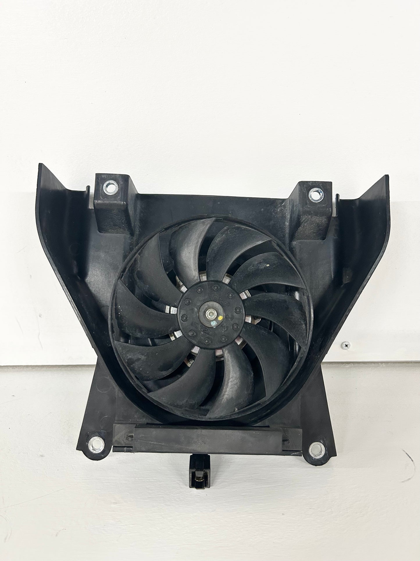 2013 2014 2015 2016 2017 Kawasaki Ninja 300 radiator fan (GM ID# 001370 )