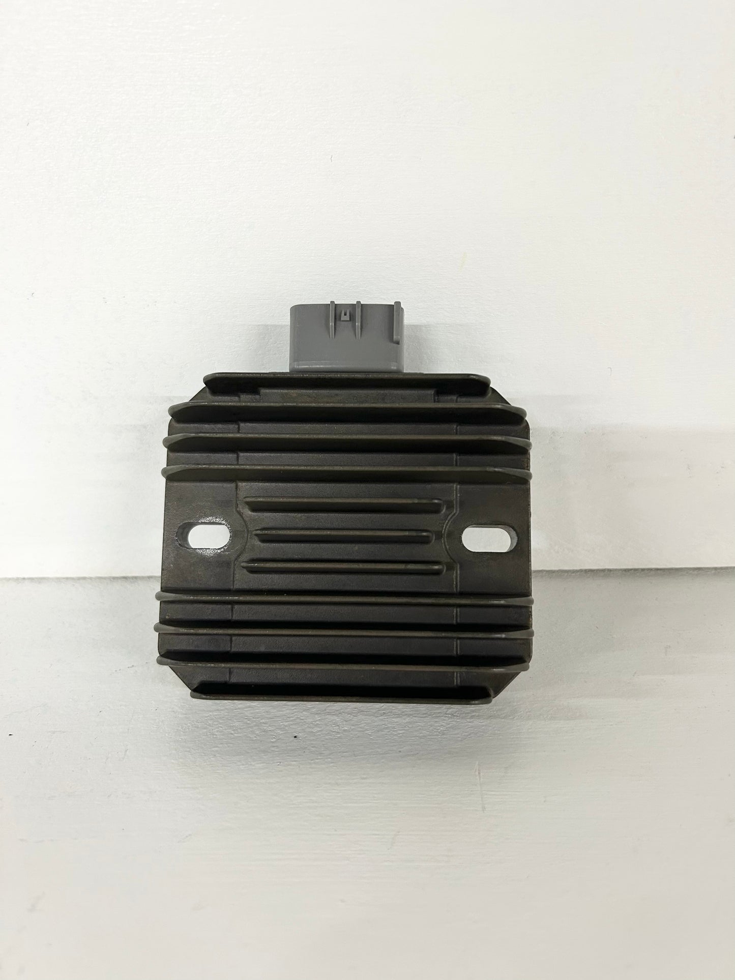2013 2014 2015 2016 2017 Kawasaki ninja 300 Rectifier voltage regulator 21066-0712 ( 001026 )