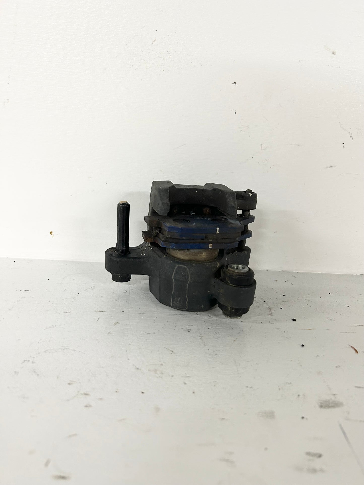 2013 2014 2015 Honda CBR500R rear brake caliper (GM ID# 001610 )