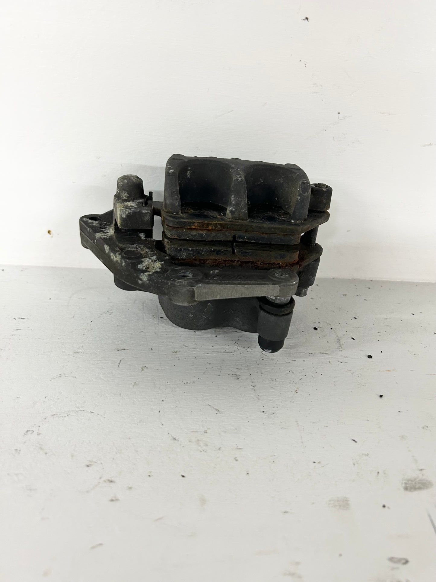2013 2014 2015 Honda CBR500R front brake caliper (GM ID# 001611 )