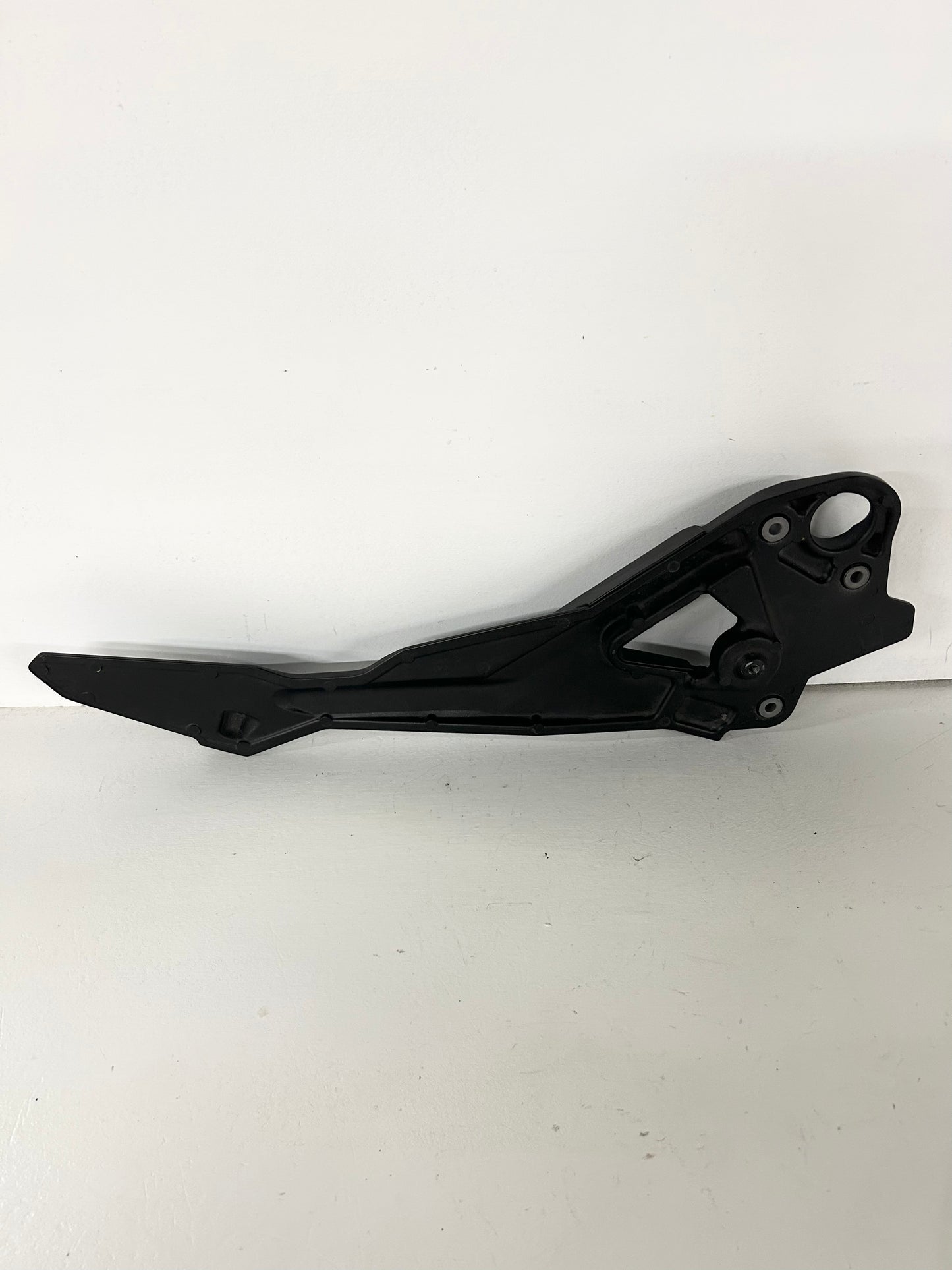 2009 2010 2011 2012 2013 2014 2015 2016 Yamaha left peg footrest bracket (GM ID# 001313 )
