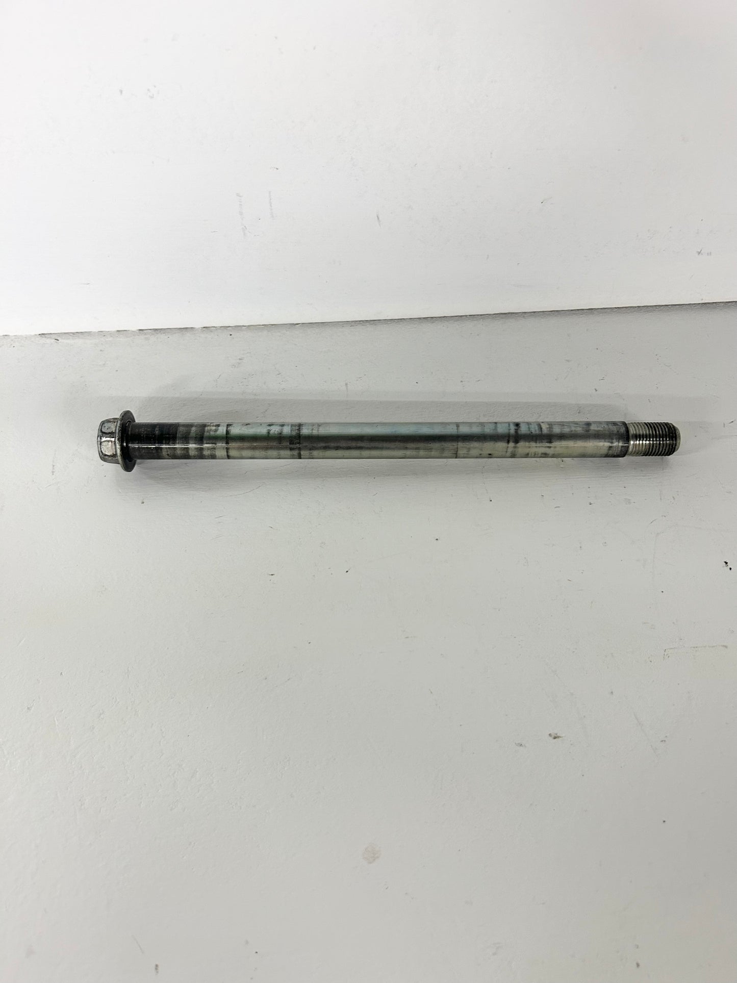 2009 2010 2011 2012 2013 2014 2015 2016 Yamaha FZ6R front wheel axle (GM ID# 001314 )