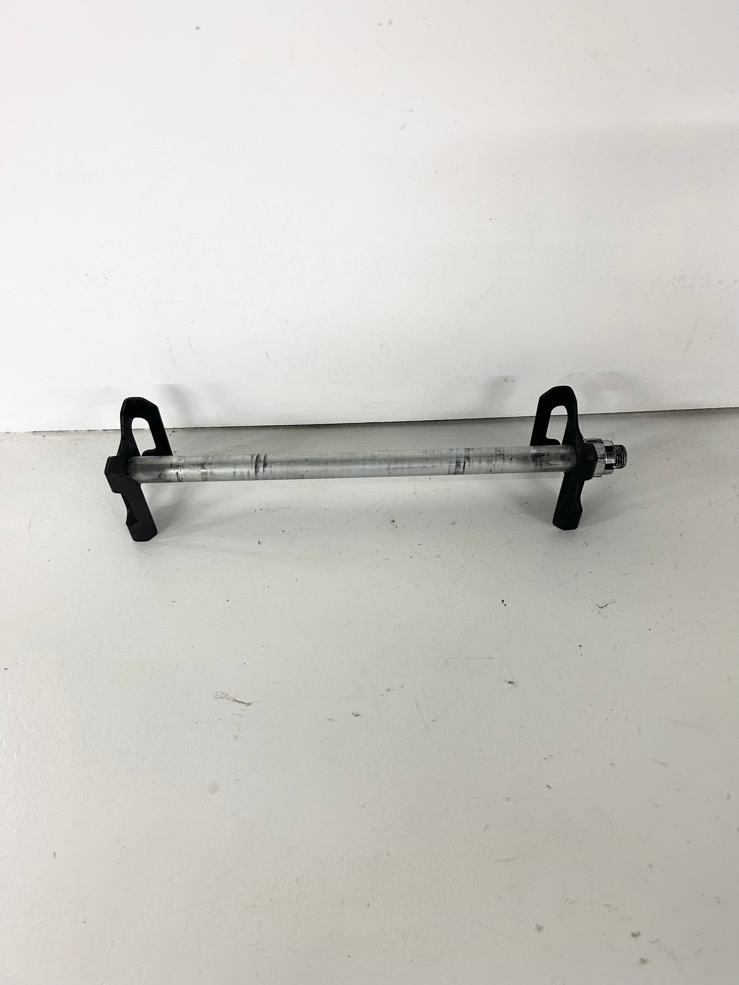 2013 2014 2015 2016 2017 Kawasaki Ninja 300 rear wheel axle (GM ID# 001374 )