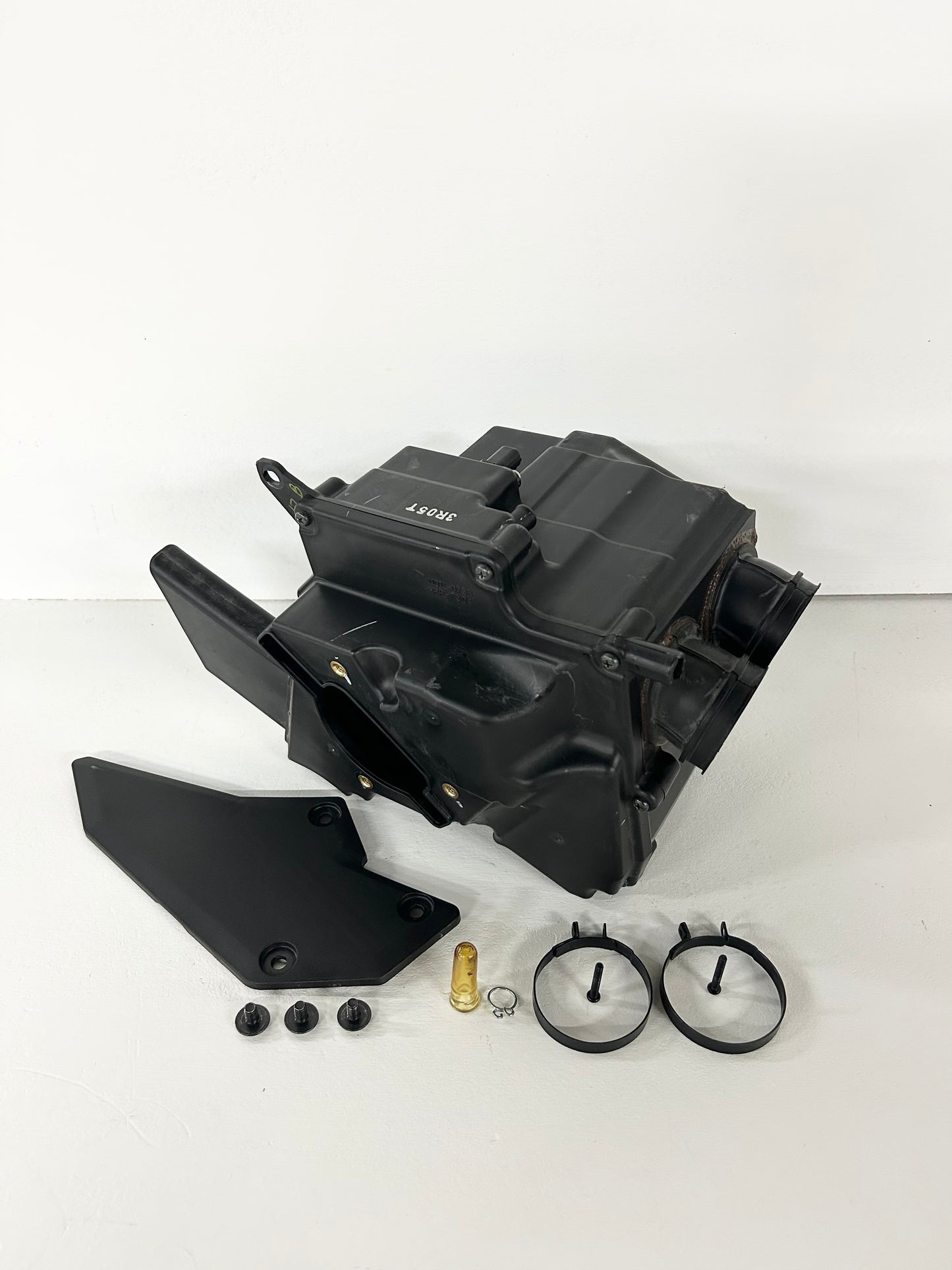 2013 2014 2015 2016 2017 Kawasaki ninja 300 air box 11038-0035 ( 001053 )