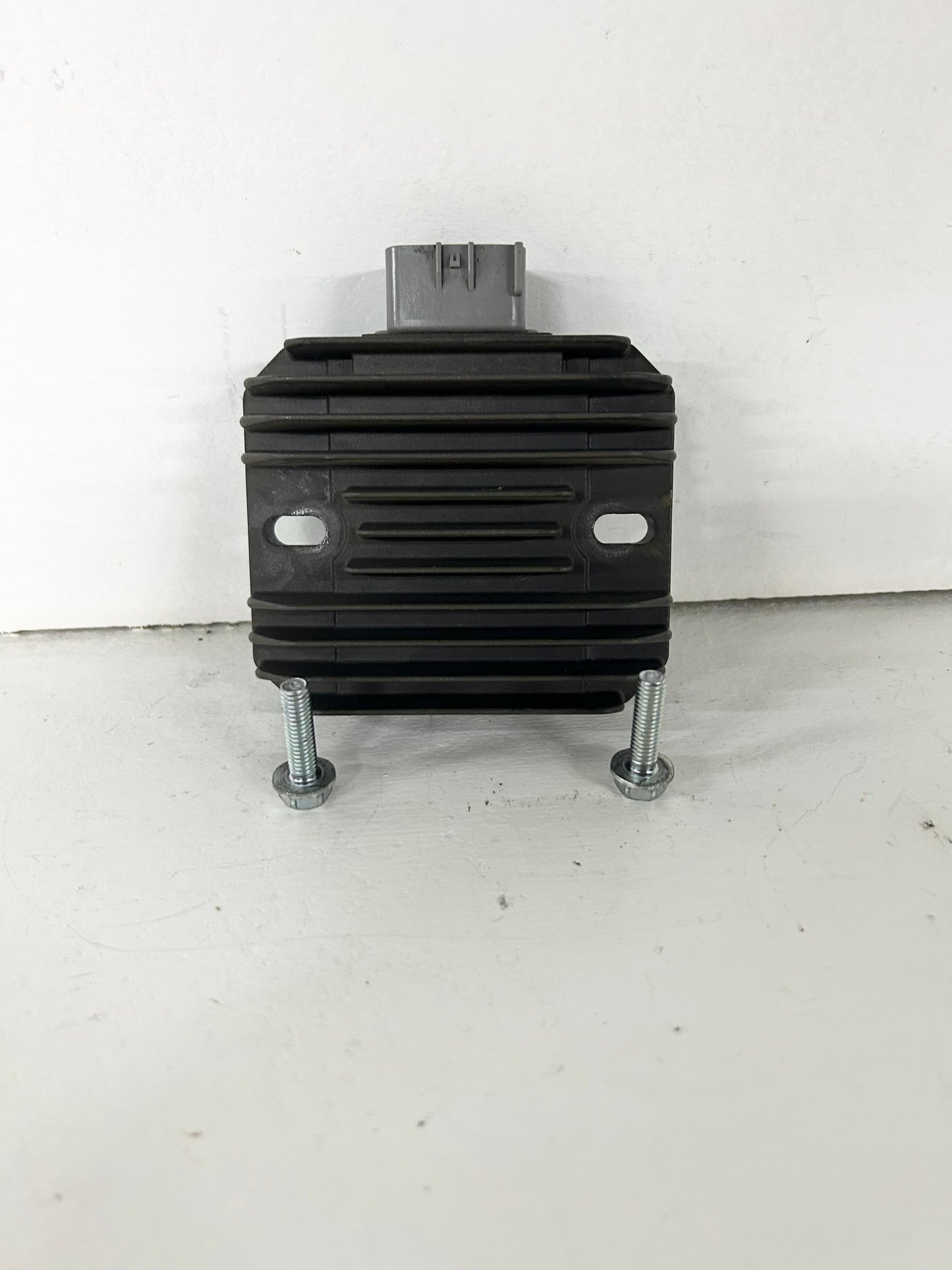 2013 2014 2015 2016 2017 Kawasaki Ninja 300 rectifier voltage regulator (GM ID# 001346 )