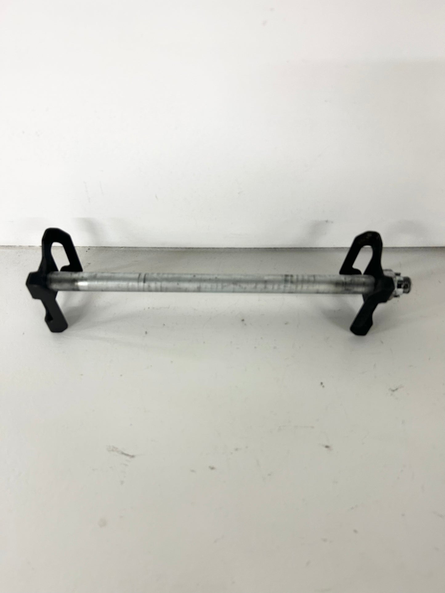 2013 2014 2015 2016 2017 Kawasaki Ninja 300 rear wheel axle (GM ID# 001374 )