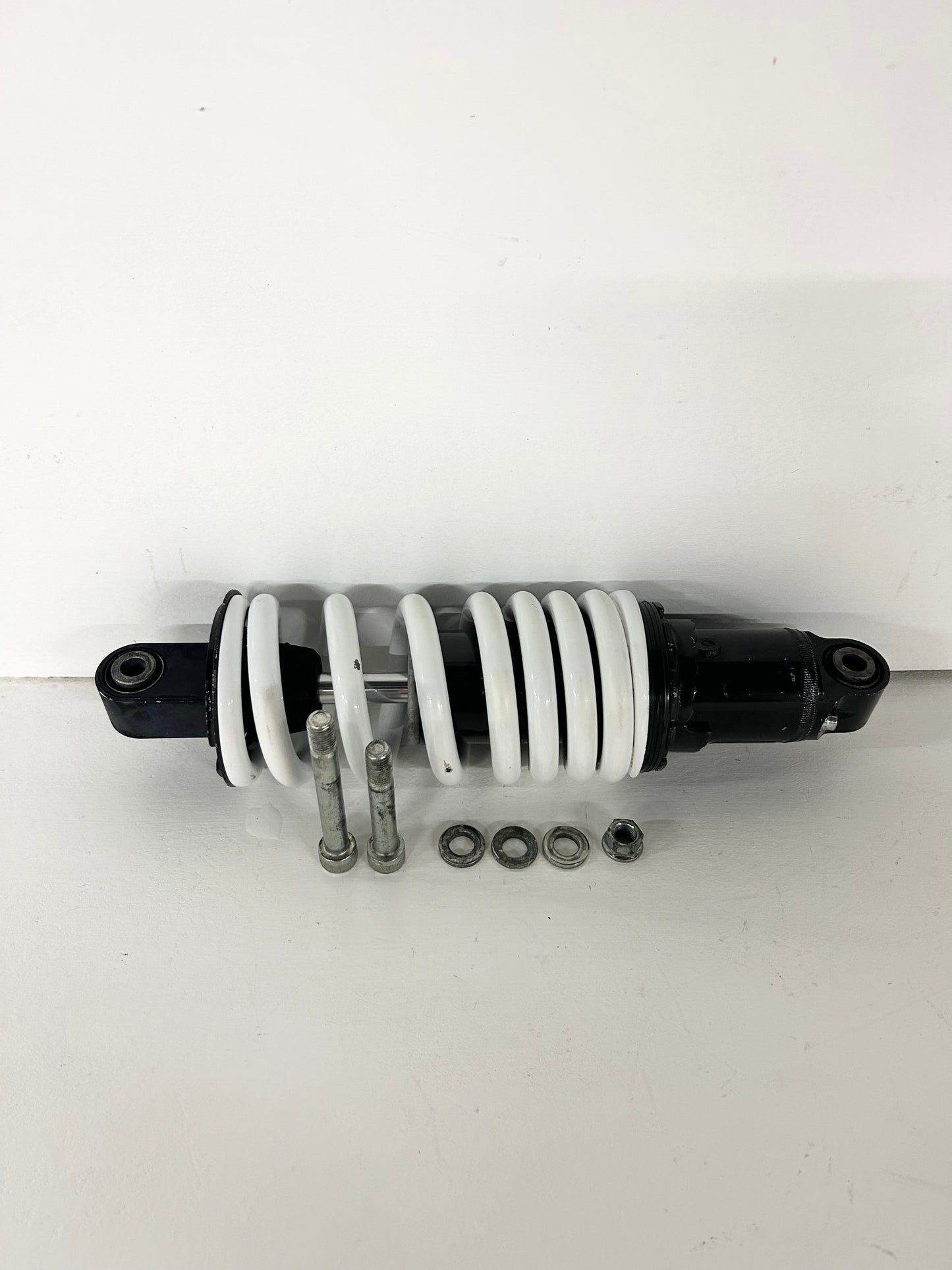2017 2018 2019 2020 2021 2022 KTM Duke 390 rear shock suspension ( 001150 )