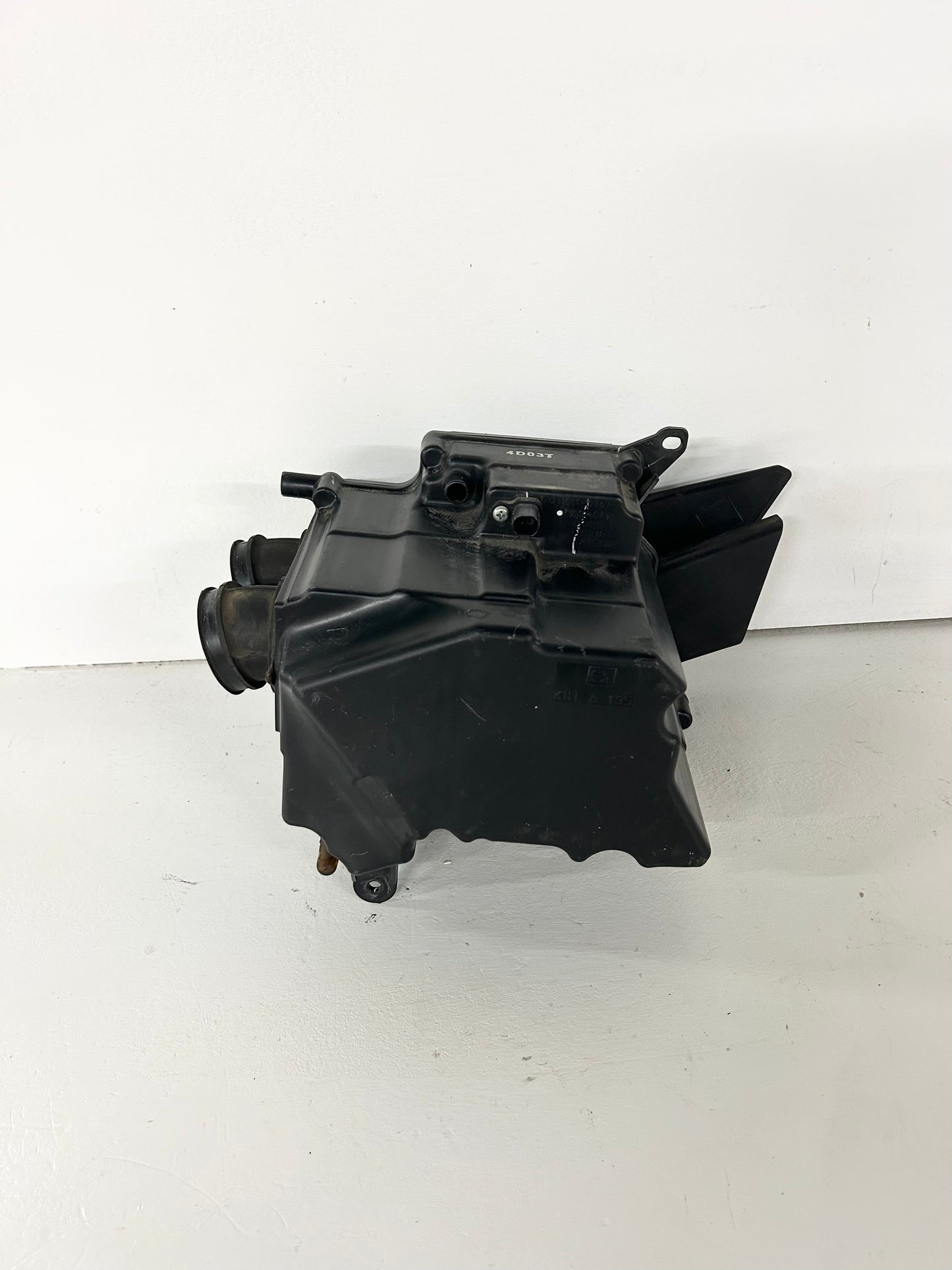 2013 2014 2015 2016 2017 Kawasaki Ninja 300 air box (GM ID# 001382 )