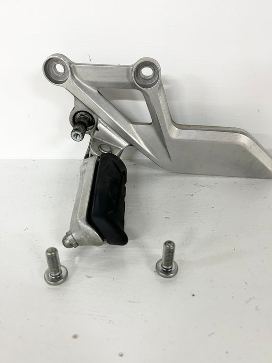 2015 2016 2017 2018 2019 2020 2021 2022 Honda CBR300R CBR 300 R left rider driver foot peg (GM ID# 001639 )