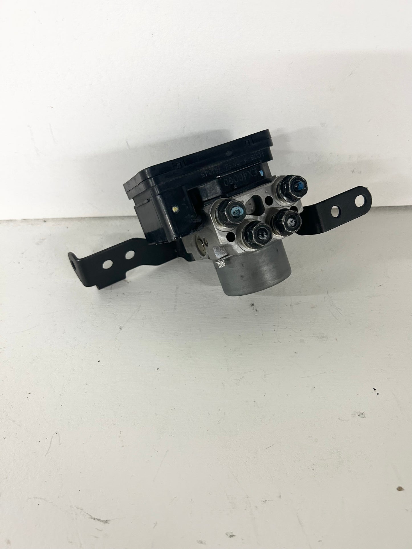 2018 2019 2020 2021 2022 Kawasaki Ninja 400 Z400 ABS brake module pump (GM ID# 001434 )