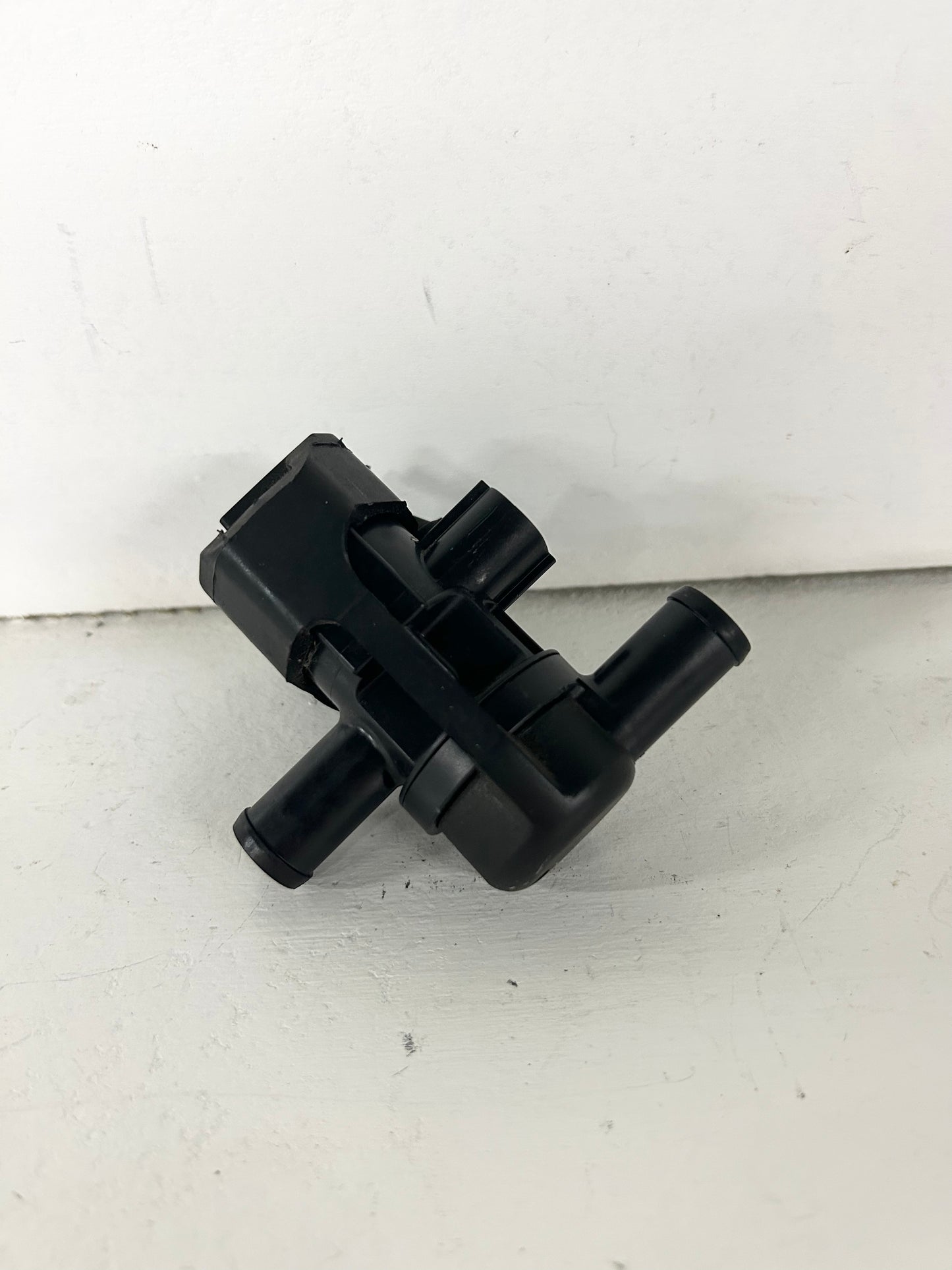 2013 2014 2015 2016 2017 Kawasaki Ninja 300 Air sensor Evap valve vacuum switch (GM ID# 001362 )