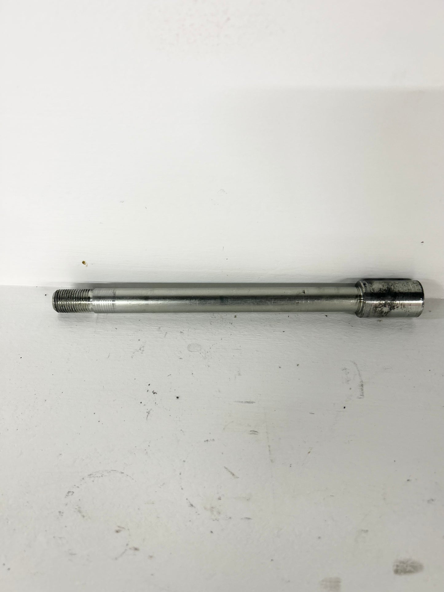 2013 2014 2015 Honda CBR500R front wheel axle (GM ID# 001578 )