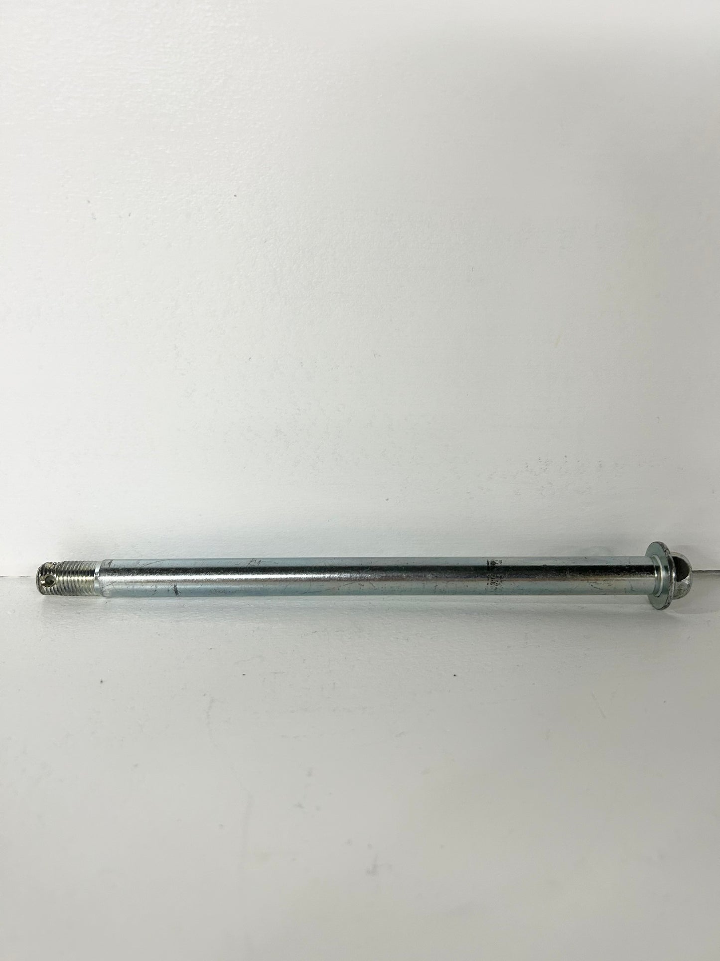 2013 2014 2015 2016 2017 Kawasaki ninja 300 front axle 41068-0024 ( 001031 )