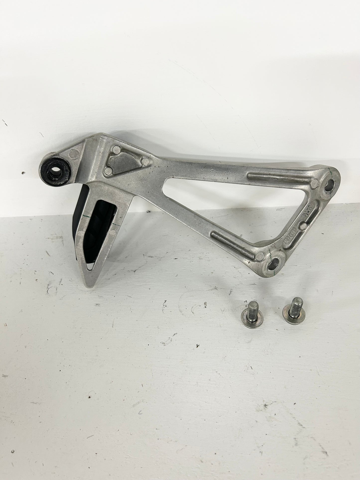 2015 2016 2017 2018 2019 2020 2021 2022 Honda CBR300R CBR 300 R right rear passenger peg (GM ID# 001641 )