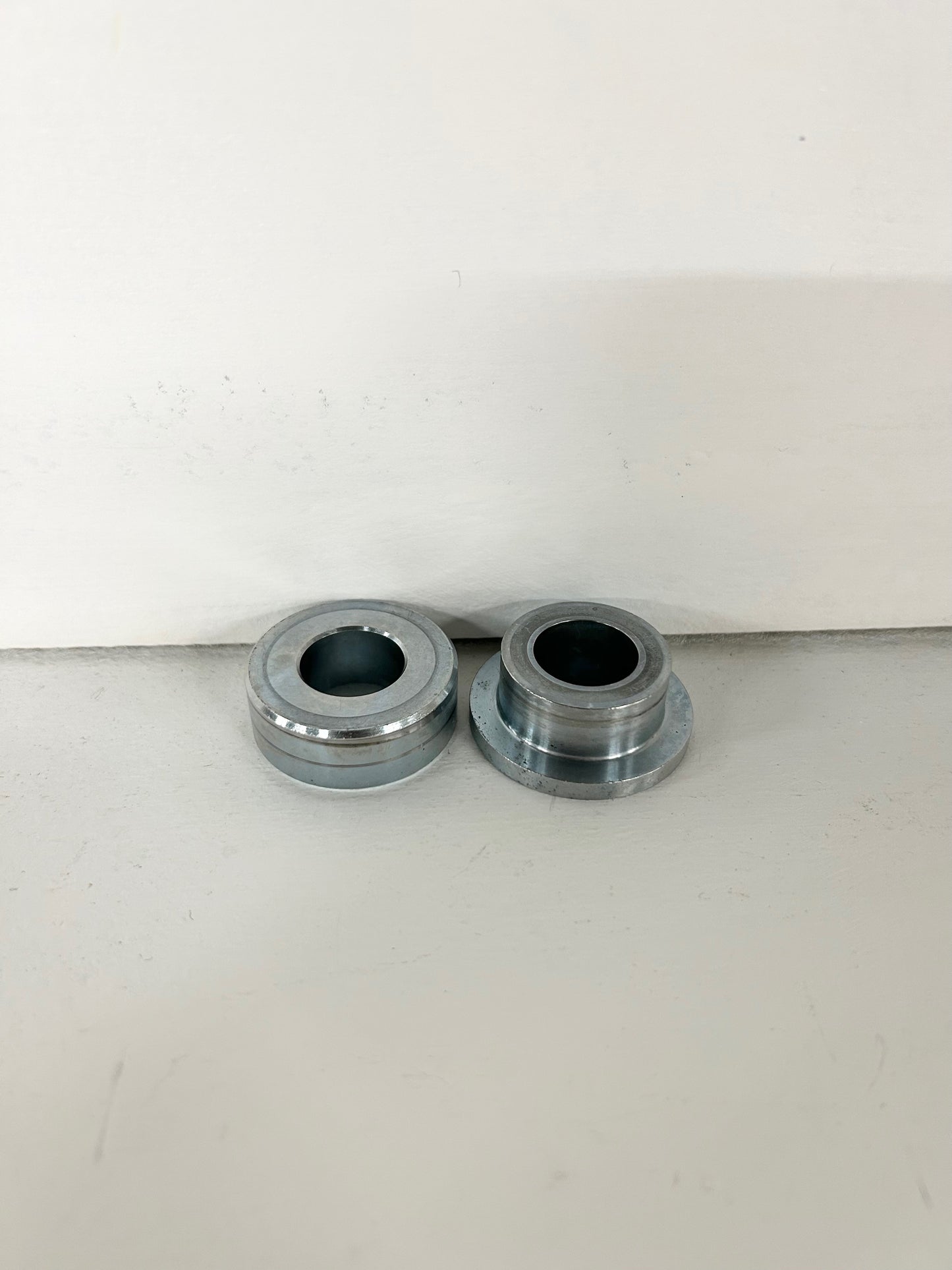 2013 2014 2015 2016 2017 Kawasaki ninja 300 rear spacers 92152-0843 92152-0844 ( 001027 )