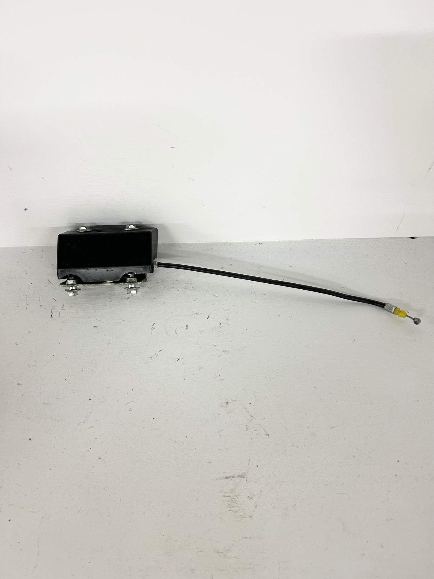 2015 2016 2017 2018 2019 2020 2021 2022 Honda CBR300R CBR 300 R seat lock mechanism (GM ID# 001645 )