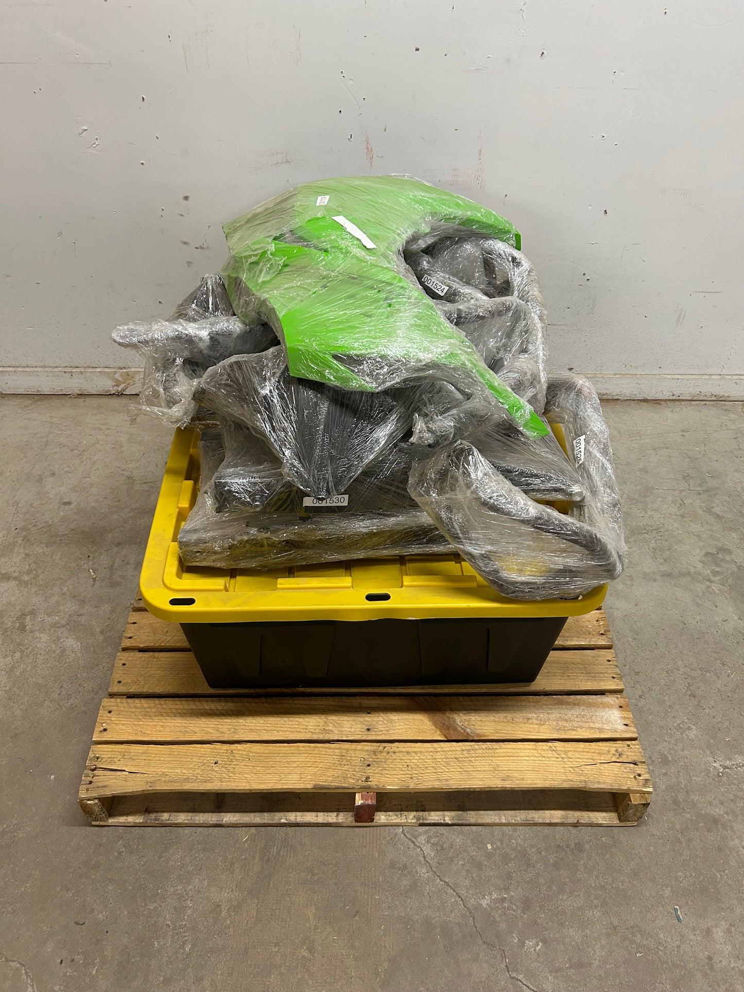 2013-2017 Kawasaki Ninja 300 Parts Pallet ( BB ) 001048