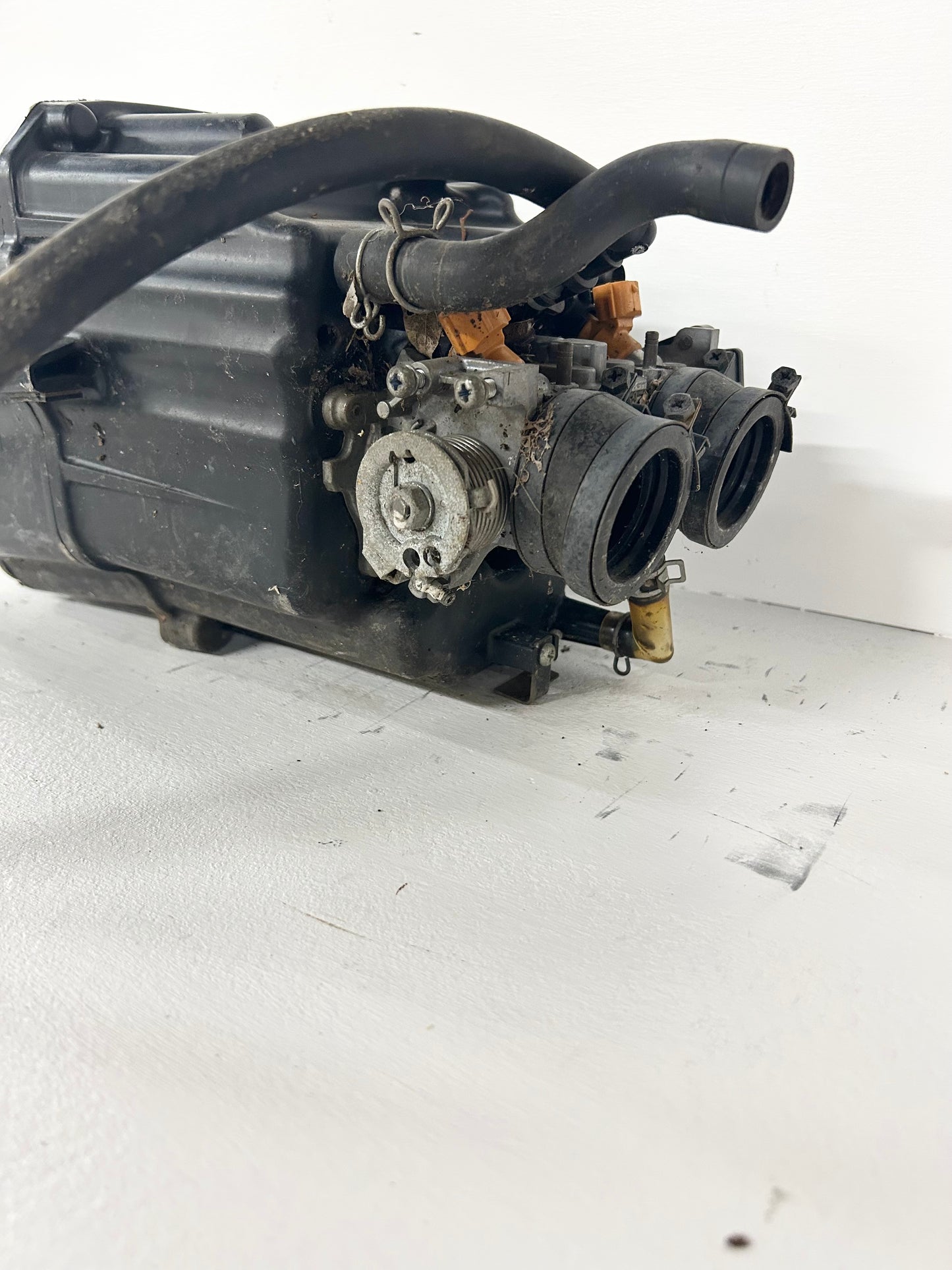2013 2014 2015 Honda CBR500R throttle body + air box airbox ( GM ID# 001601 )
