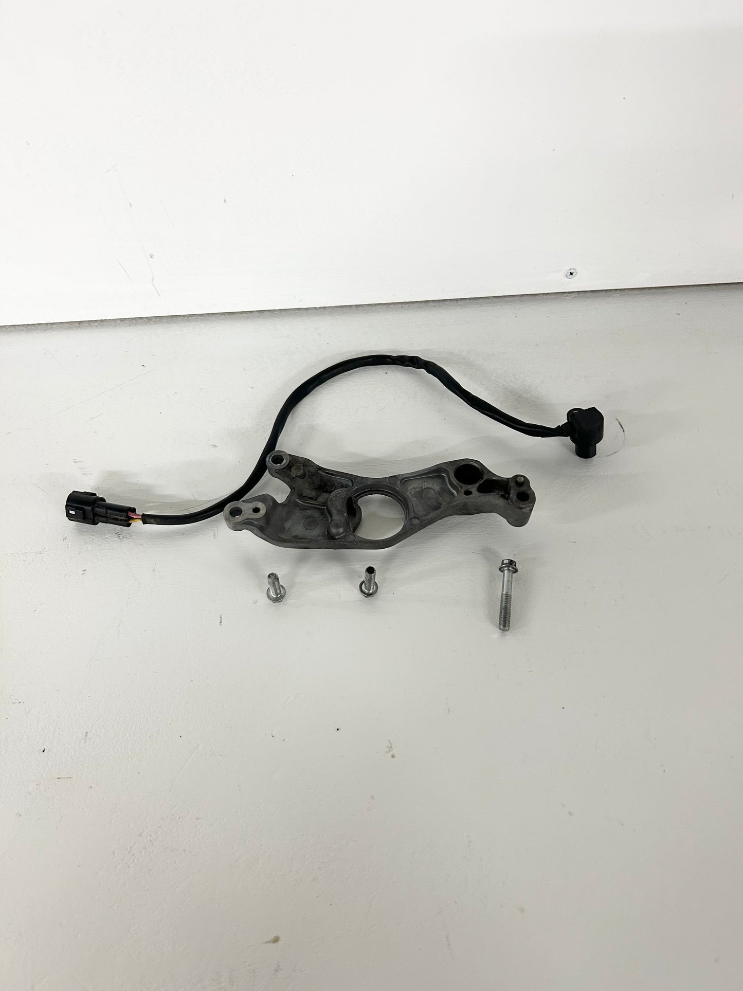 2013 2014 2015 2016 2017 Kawasaki Ninja 300 front sprocket speedo sensor(GM ID# 001372 )