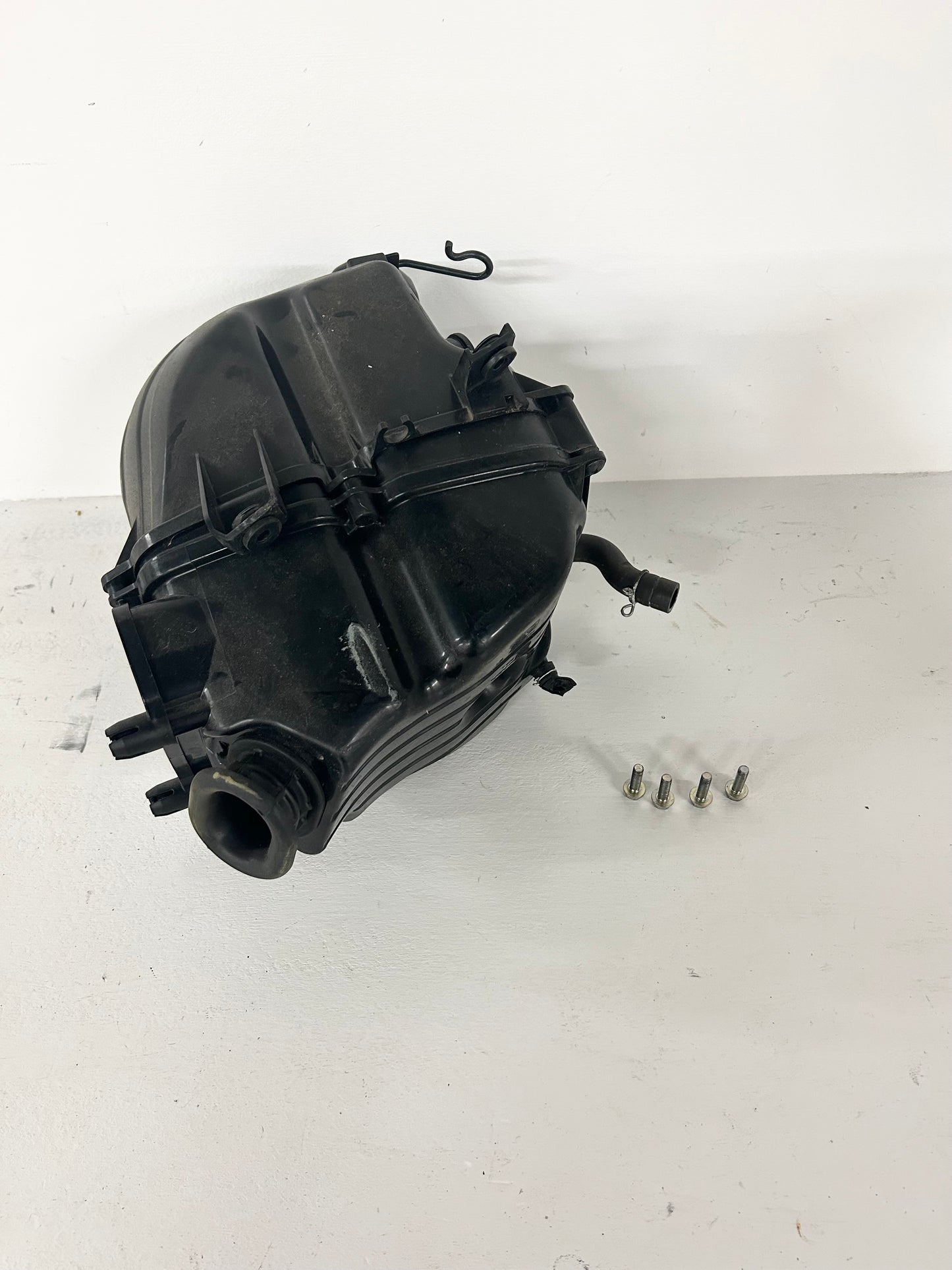 2015 2016 2017 2018 2019 2020 2021 2022 Honda CBR300R CBR 300 R AirBox Air Box (GM ID# 001652 )