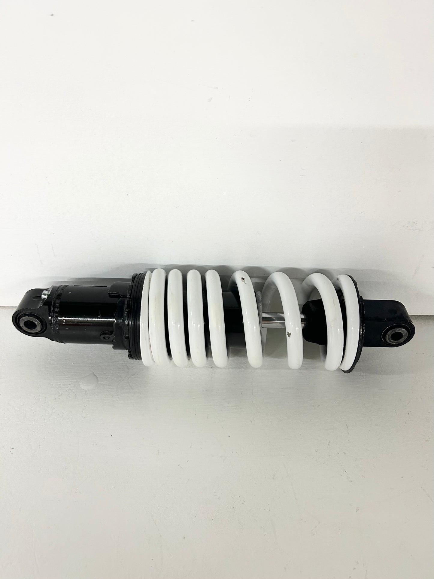 2017 2018 2019 2020 2021 2022 KTM Duke 390 rear shock suspension ( 001150 )