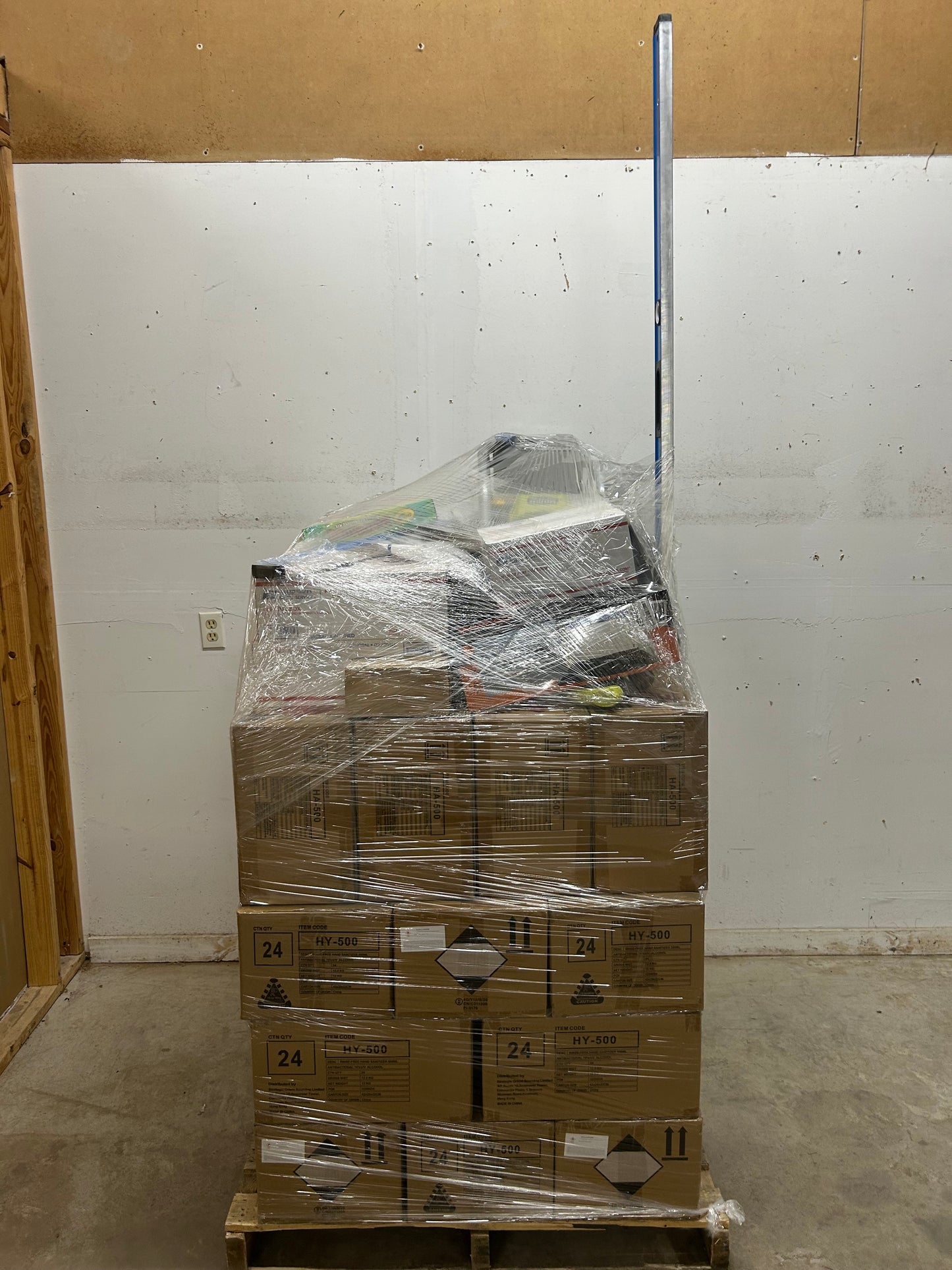 AS-IS Mixed Merchandise Pallet ( 001042 ) ( BB )