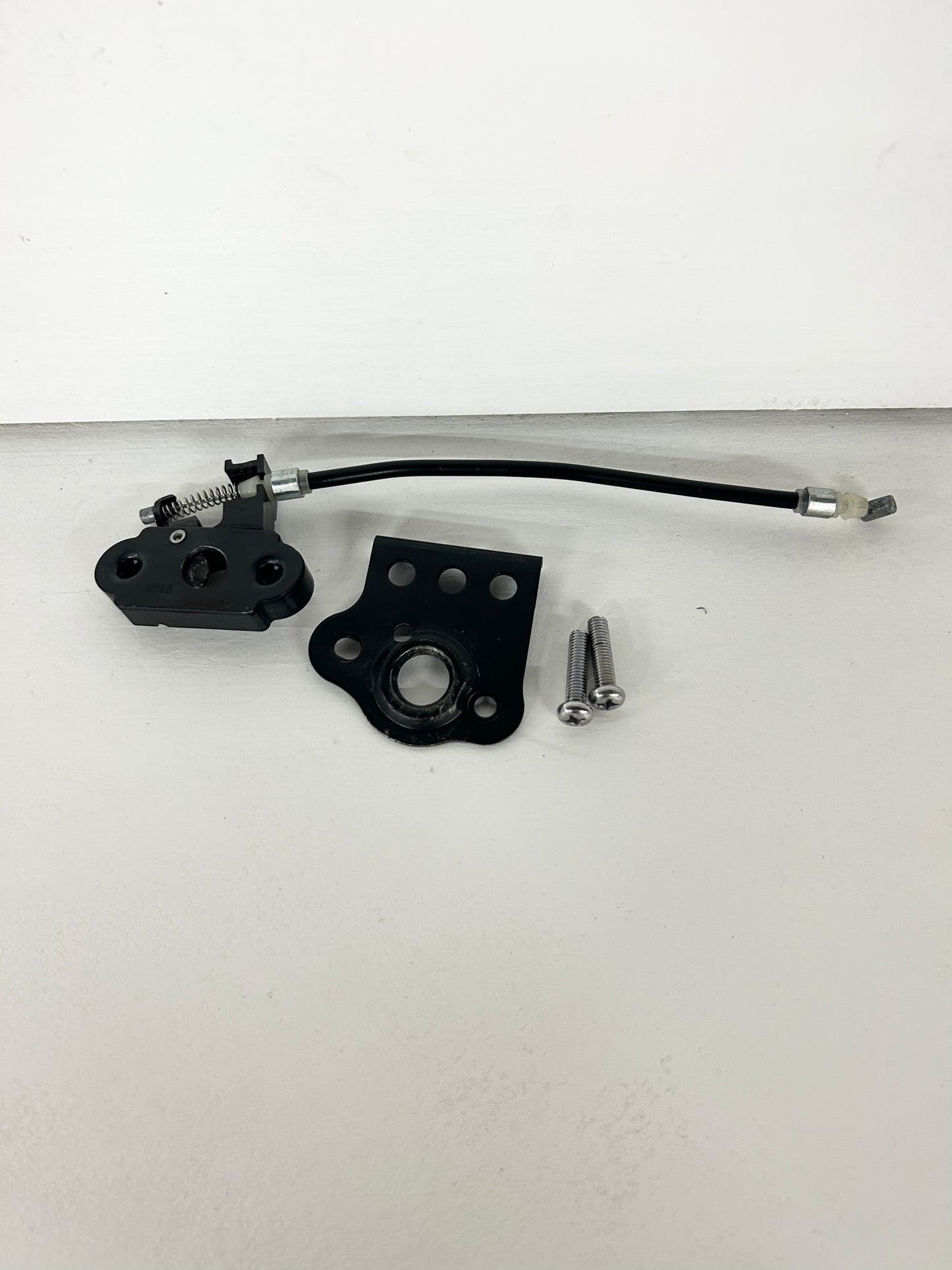2018 2019 2020 2021 2022 Kawasaki ninja 400 z400 rear passenger seat latch lock assembly (GM ID# 001243 )