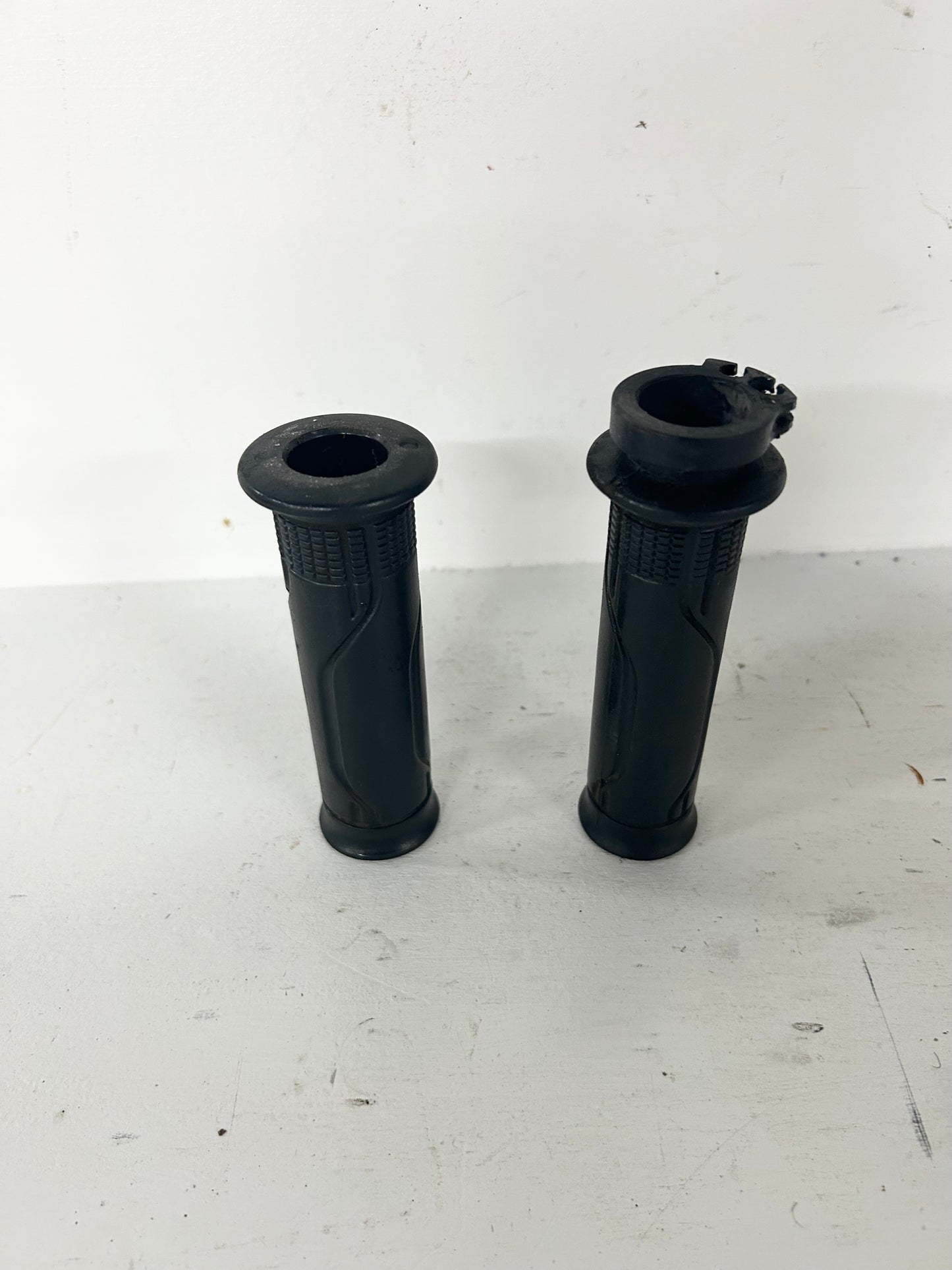 2015 2016 2017 2018 2019 2020 2021 2022 Honda CBR300R CBR 300 R left + right grip grips (GM ID# 001618 )