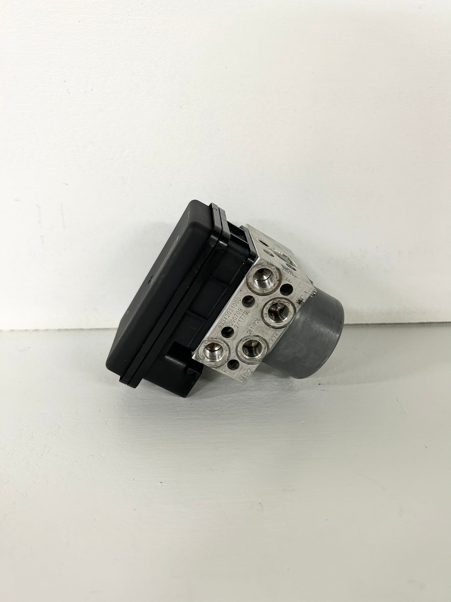2017 2018 2019 2020 2021 2022 KTM Duke 390 ABS module 93342031044 ( 001094 )