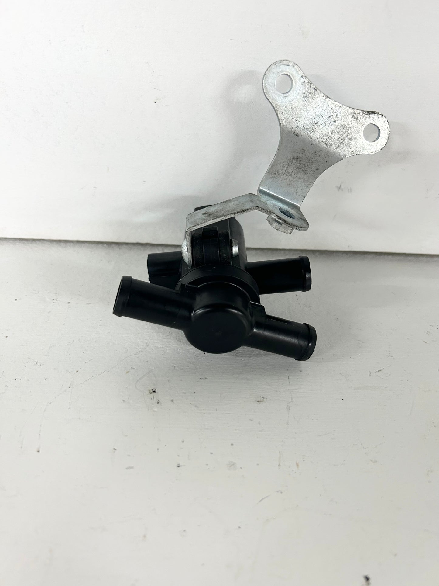 2009 2010 2011 2012 2013 2014 2015 2016 Yamaha FZ6R Air Evap valve vacuum switch (GM ID# 001336 )
