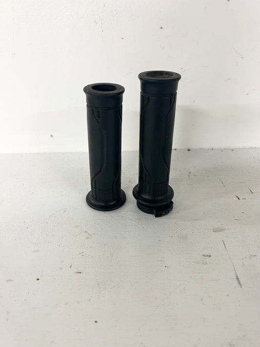 2015 2016 2017 2018 2019 2020 2021 2022 Honda CBR300R CBR 300 R left + right grip grips (GM ID# 001618 )
