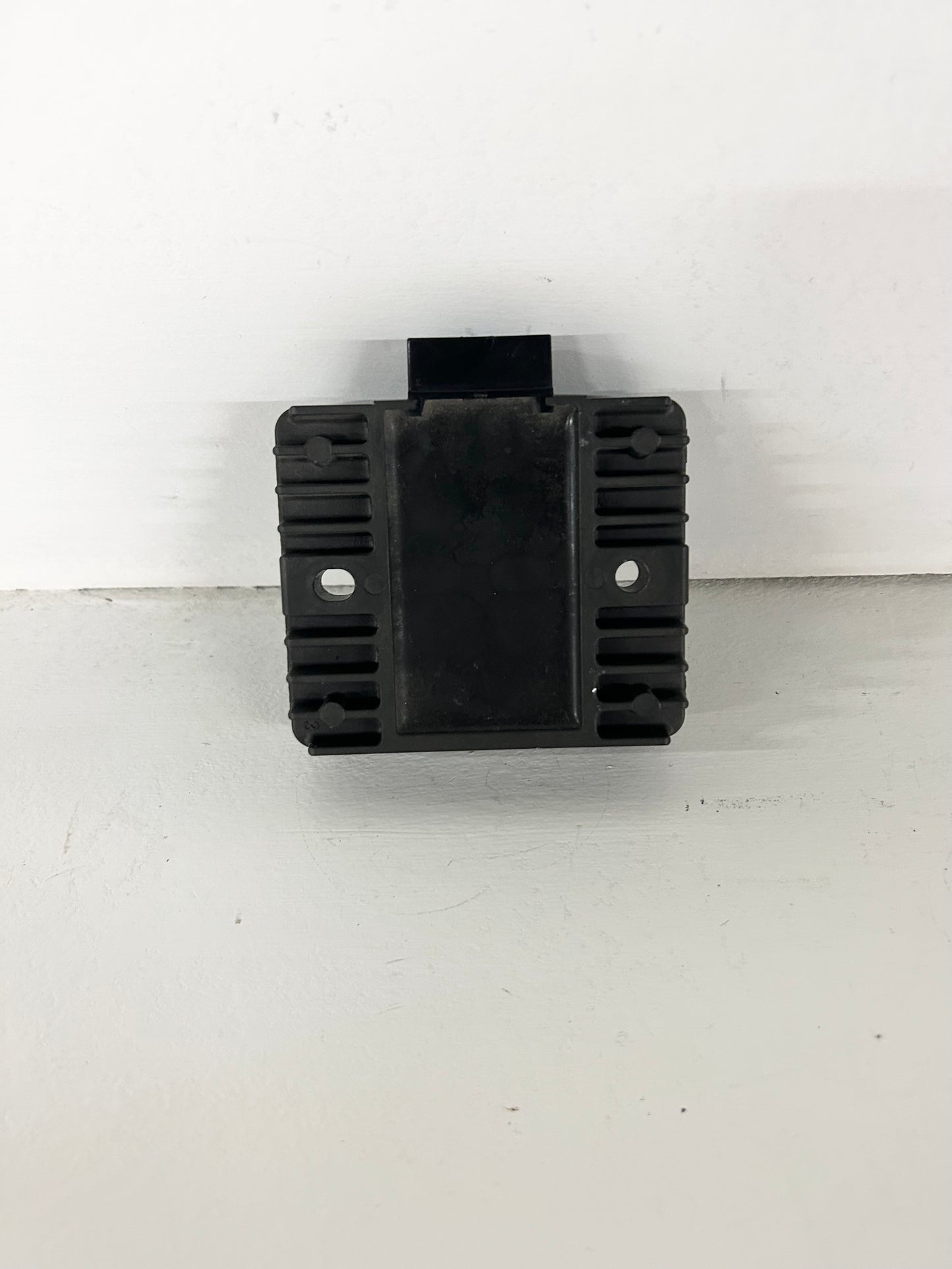2009 2010 2011 2012 2013 Yamaha FZ6R voltage regulator rectifier (GM ID# 001312 )