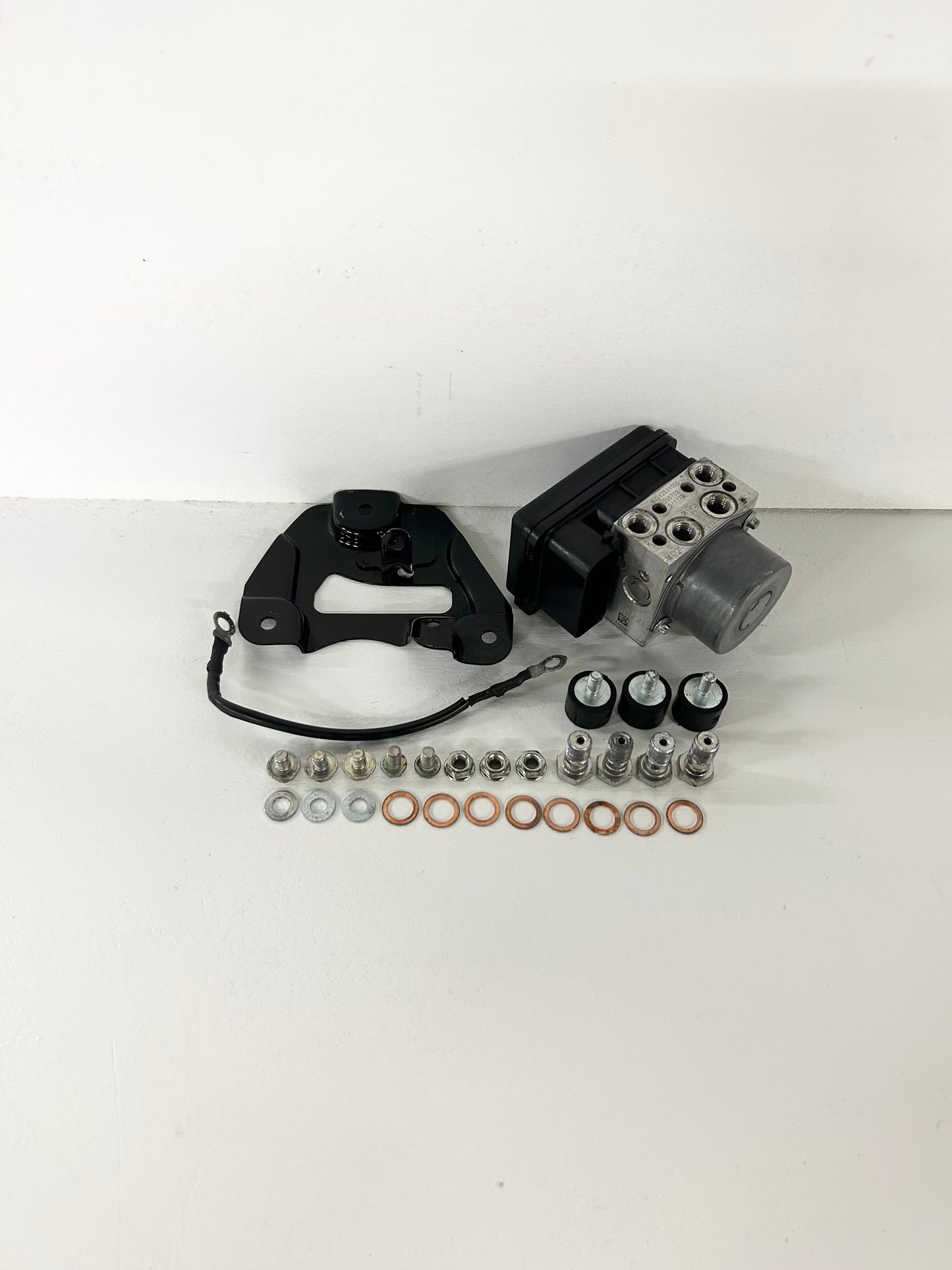 2017 2018 2019 2020 2021 2022 KTM Duke 390 ABS module 93342031044 ( 001094 )