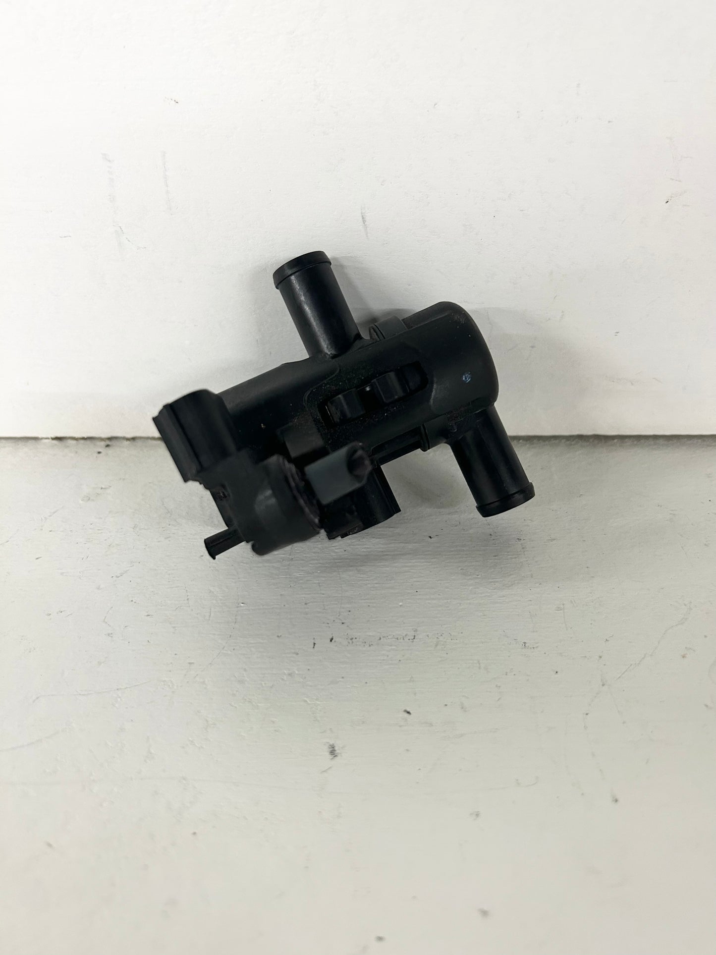 2013 2014 2015 2016 2017 Kawasaki Ninja 300 Air sensor Evap valve vacuum switch (GM ID# 001362 )