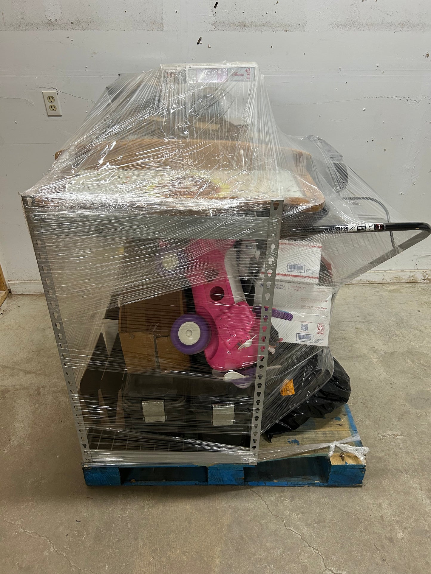 AS-IS Mixed Merchandise Pallet ( 001039 ) ( BB )