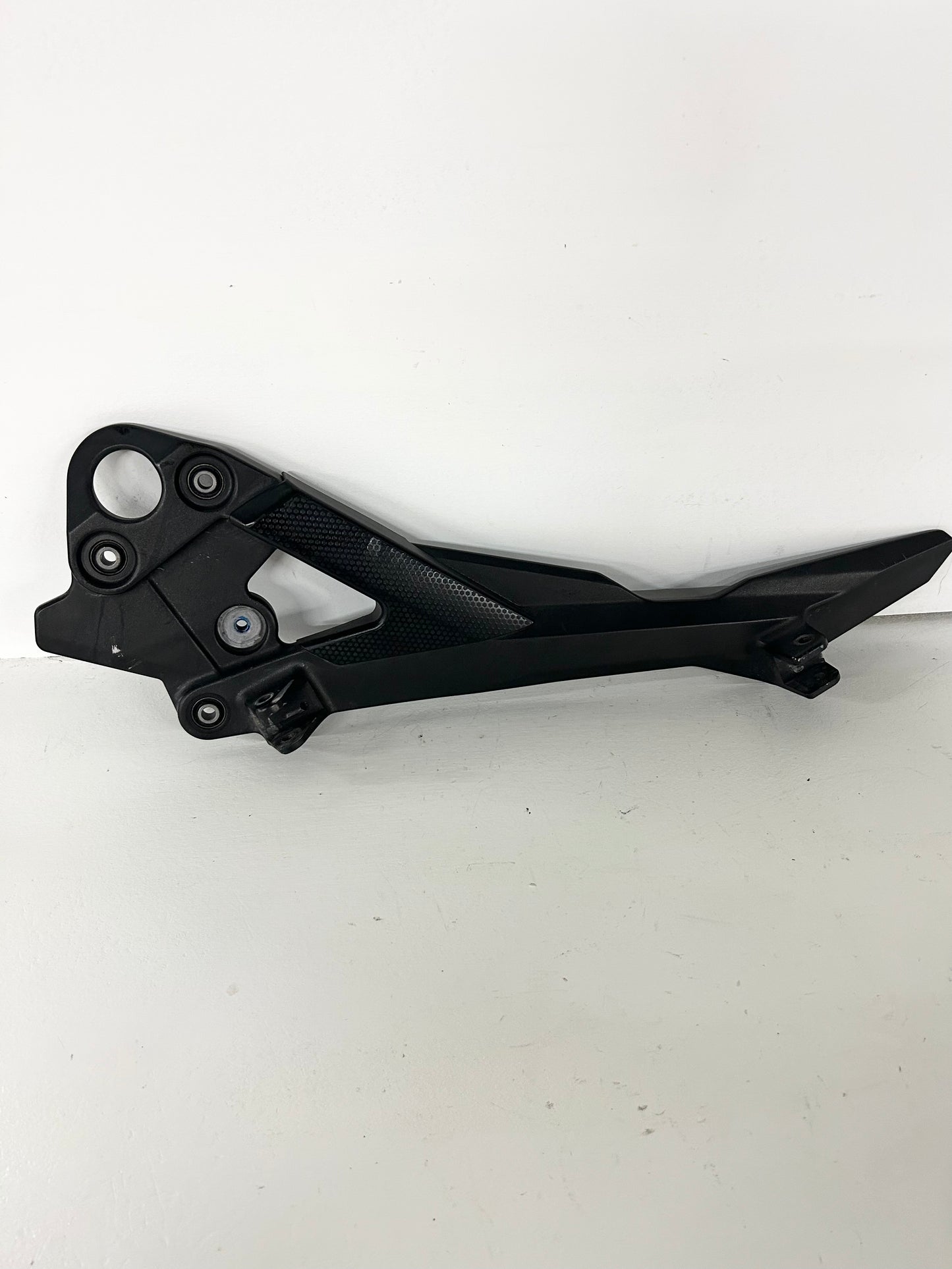 2009 2010 2011 2012 2013 2014 2015 2016 Yamaha left peg footrest bracket (GM ID# 001313 )